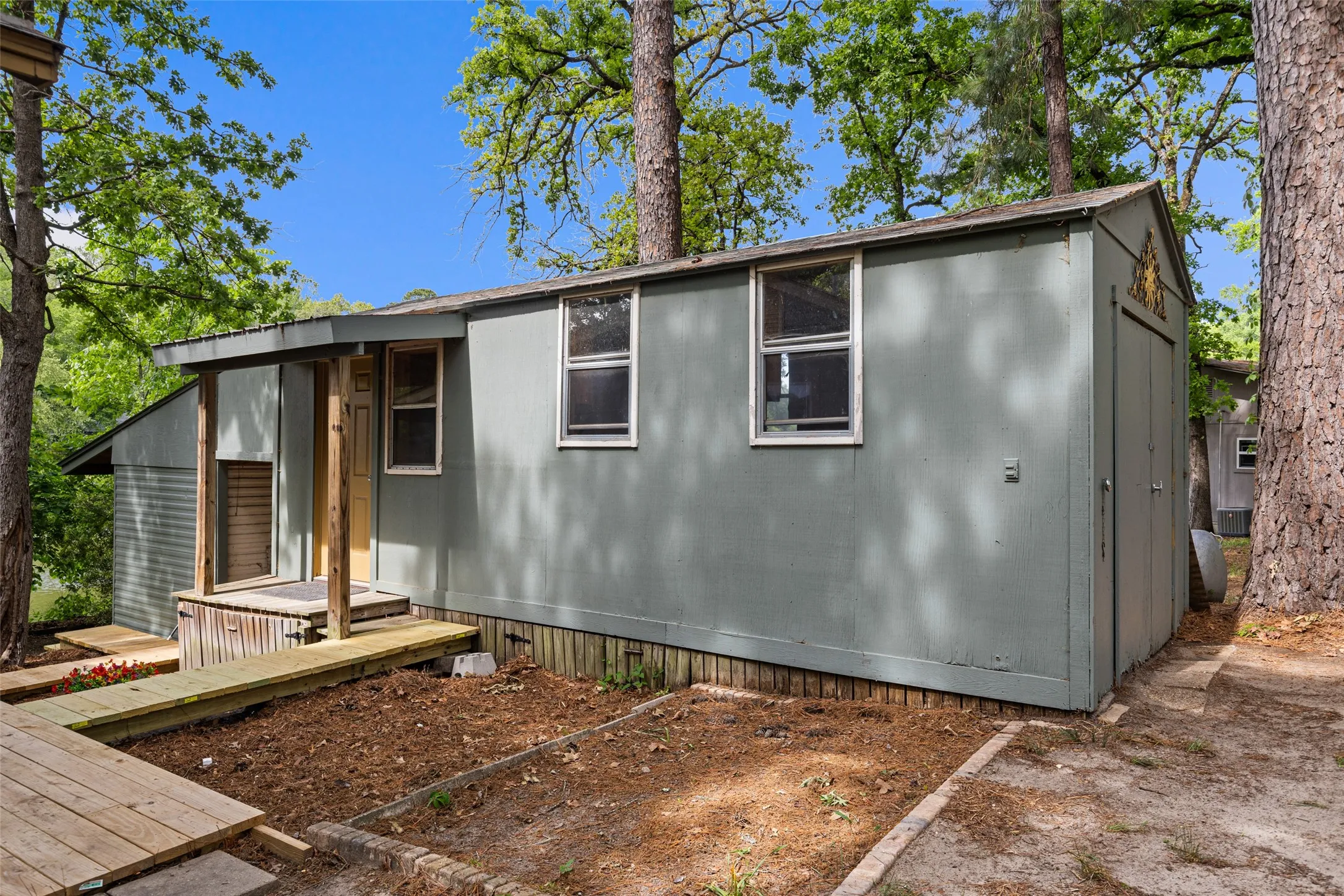 Single Family Residence For Sale in Wood County , 646 County Road 3235, Quitman, Texas 75783, 3 Bedroom, 2 Bathroom, Garage spaces, 1,365 Sqft, built in 1985, mls#21245130, Real Estate Agent in Quitman, Homes For Sale in Wood county, Homes For Sale in Quitman, Realtor in Quitman Texas, Real Estate Brokerage Independent Realty Texas, Luminita Cordes Realtor