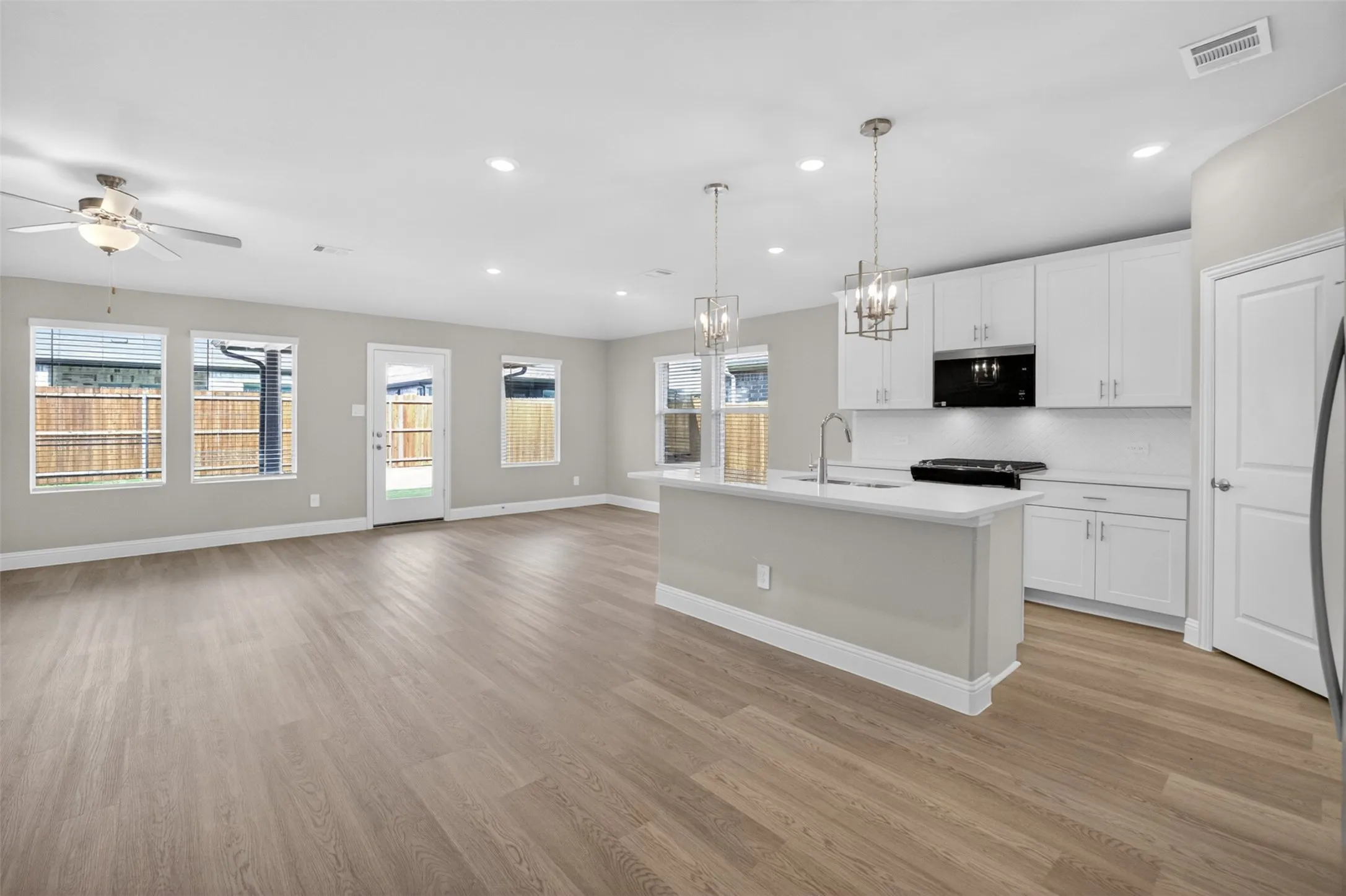 Single Family Residence For Sale in Collin County , 2700 Grand Canyon Street, Anna, Texas 75409, 4 Bedroom, 3 Bathroom, 2 Garage spaces, 2,059 Sqft, built in 2025, New Construction - Complete, mls#21244130, Real Estate Agent in Anna, Homes For Sale in Collin county, Homes For Sale in Anna, Realtor in Anna Texas, Real Estate Brokerage Independent Realty Texas, Luminita Cordes Realtor