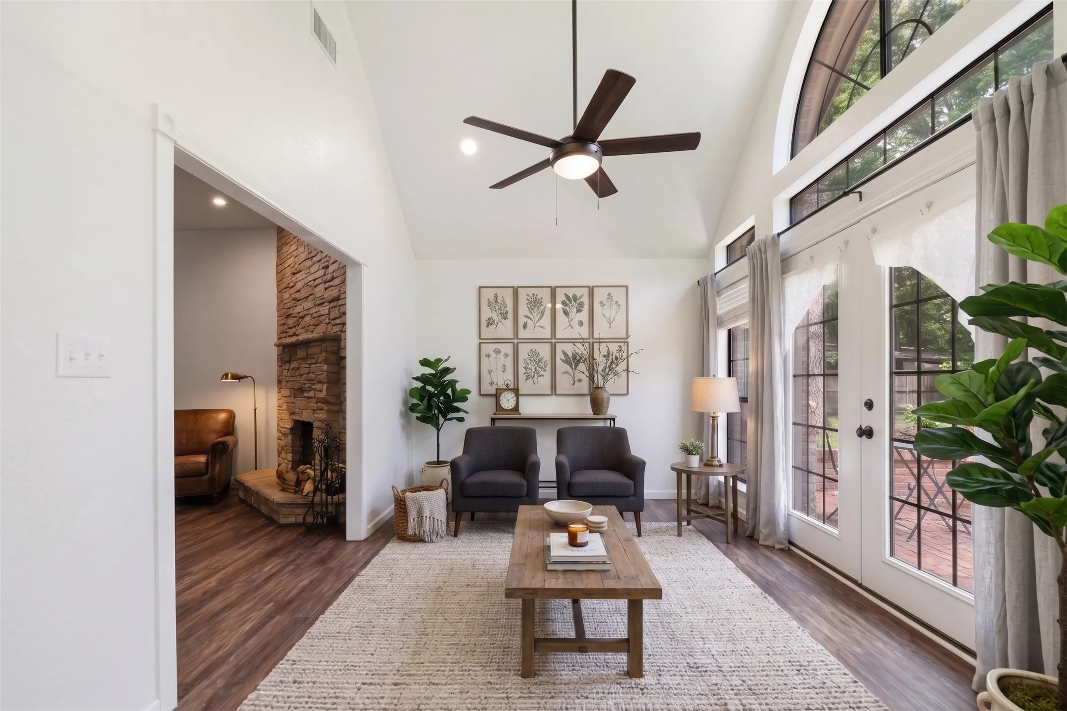 Single Family Residence For Sale in Lamar County , 212 Wooded Hills Drive, Powderly, Texas 75473, 4 Bedrooms, 3 Bathrooms, 4 Garage spaces, 2,649 Sqft, built in 1994, Price $459,900, mls#21246352, Real Estate Agent in Powderly, Homes For Sale in Lamar county, Homes For Sale in Powderly, Realtor in Powderly Texas, Real Estate Brokerage Independent Realty Texas, Luminita Cordes Realtor