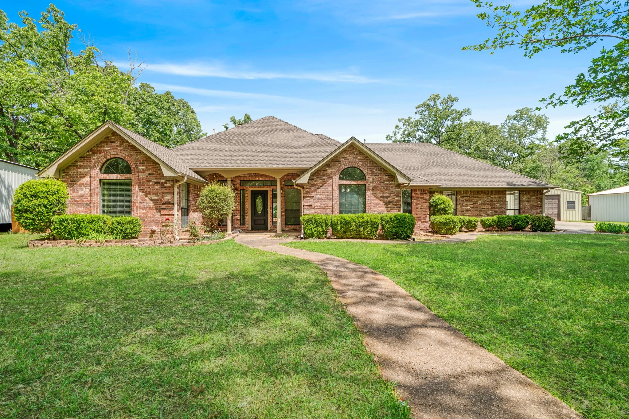 Single Family Residence For Sale in Lamar County , 212 Wooded Hills Drive, Powderly, Texas 75473, 4 Bedrooms, 3 Bathrooms, 4 Garage spaces, 2,649 Sqft, built in 1994, Price $459,900, mls#21246352, Real Estate Agent in Powderly, Homes For Sale in Lamar county, Homes For Sale in Powderly, Realtor in Powderly Texas, Real Estate Brokerage Independent Realty Texas, Luminita Cordes Realtor