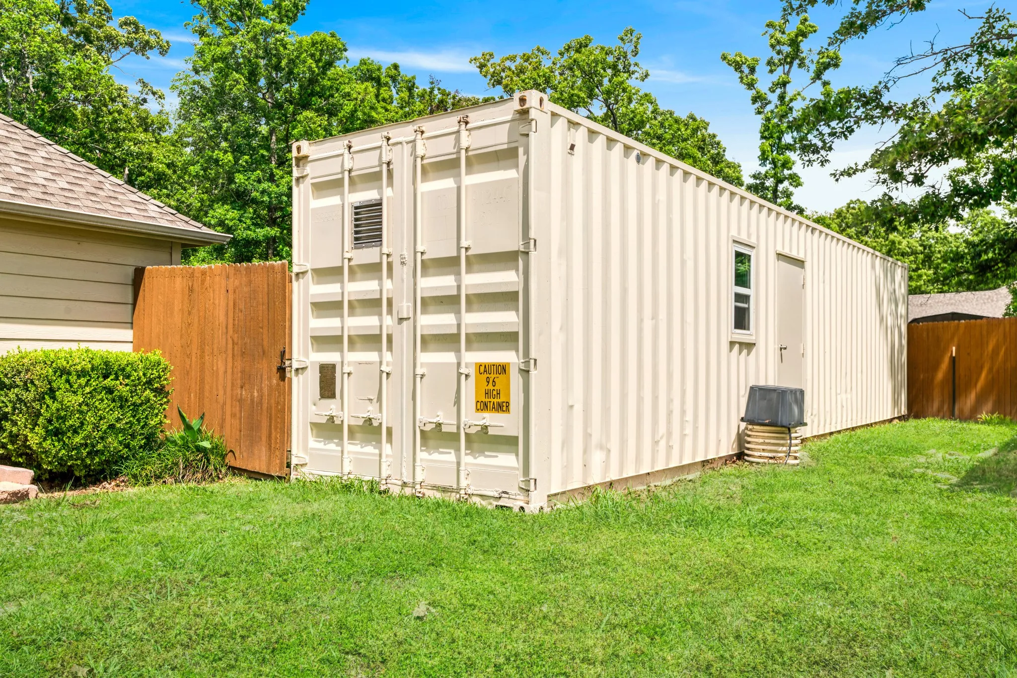 Single Family Residence For Sale in Lamar County , 212 Wooded Hills Drive, Powderly, Texas 75473, 4 Bedrooms, 3 Bathrooms, 4 Garage spaces, 2,649 Sqft, built in 1994, Price $459,900, mls#21246352, Real Estate Agent in Powderly, Homes For Sale in Lamar county, Homes For Sale in Powderly, Realtor in Powderly Texas, Real Estate Brokerage Independent Realty Texas, Luminita Cordes Realtor