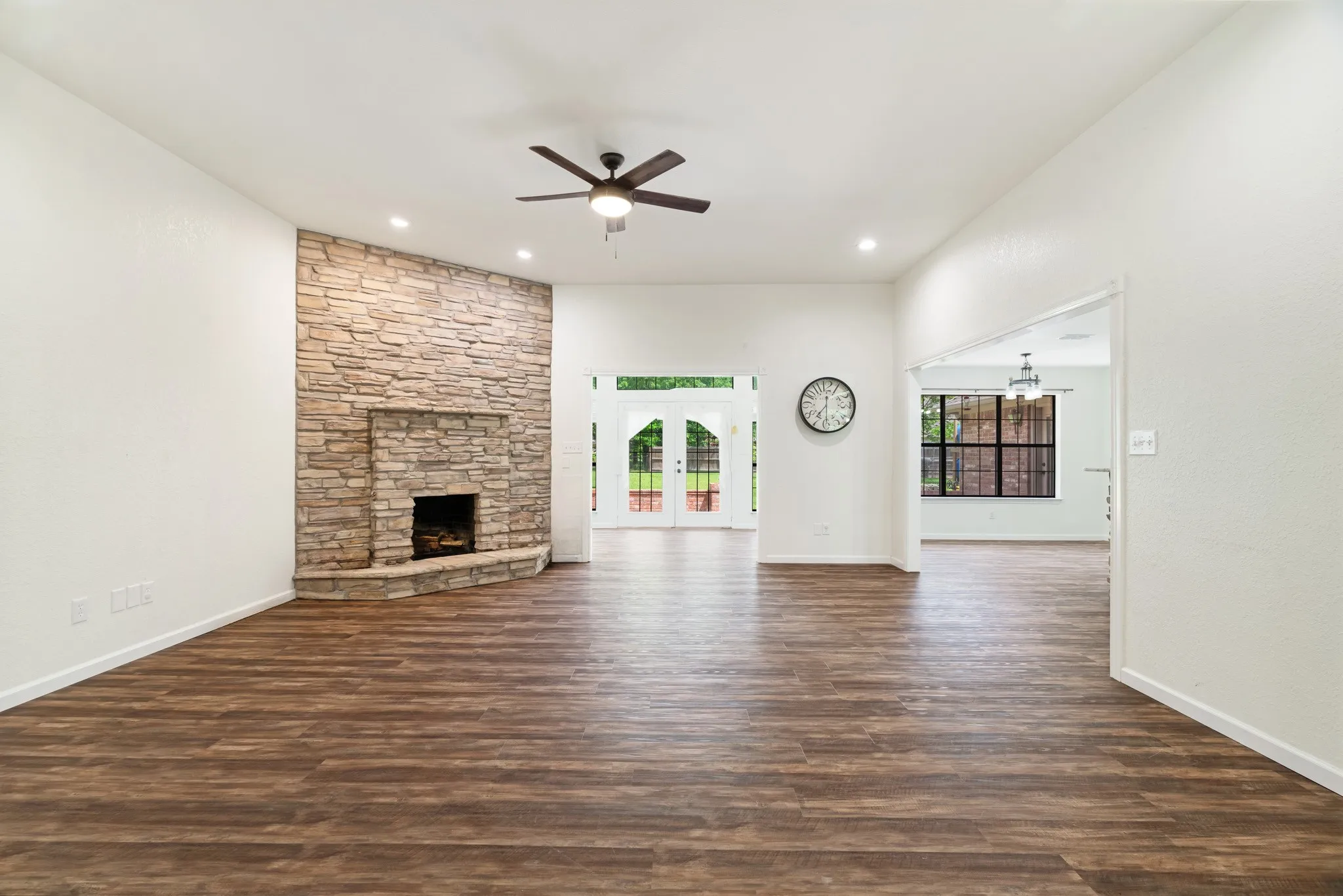 Single Family Residence For Sale in Lamar County , 212 Wooded Hills Drive, Powderly, Texas 75473, 4 Bedrooms, 3 Bathrooms, 4 Garage spaces, 2,649 Sqft, built in 1994, Price $459,900, mls#21246352, Real Estate Agent in Powderly, Homes For Sale in Lamar county, Homes For Sale in Powderly, Realtor in Powderly Texas, Real Estate Brokerage Independent Realty Texas, Luminita Cordes Realtor