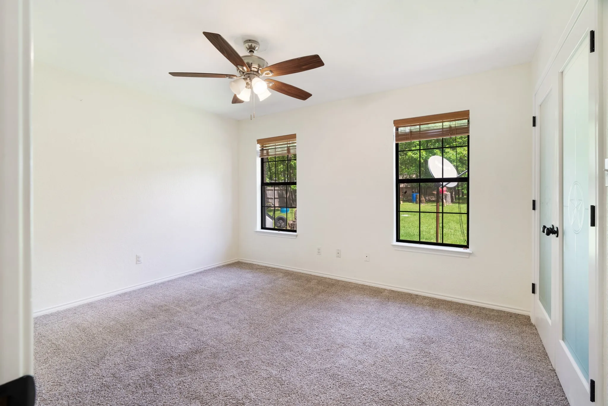 Single Family Residence For Sale in Lamar County , 212 Wooded Hills Drive, Powderly, Texas 75473, 4 Bedrooms, 3 Bathrooms, 4 Garage spaces, 2,649 Sqft, built in 1994, Price $459,900, mls#21246352, Real Estate Agent in Powderly, Homes For Sale in Lamar county, Homes For Sale in Powderly, Realtor in Powderly Texas, Real Estate Brokerage Independent Realty Texas, Luminita Cordes Realtor