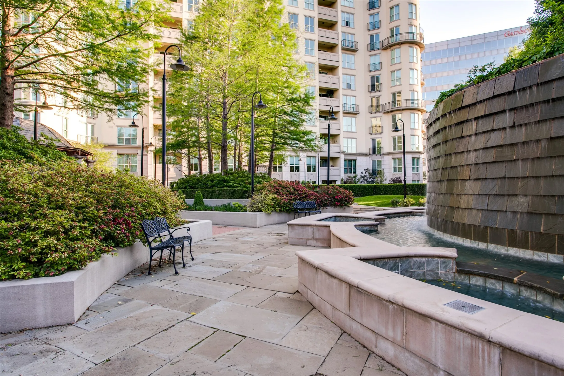 Condominium For Rent in Dallas County , 3401 Lee Parkway 508, Dallas, Texas 75219, 1 Bedroom, 2 Bathroom, 2 Garage spaces, 1,170 Sqft, built in 1998, Preowned, mls#21246413, Real Estate Agent in Dallas, Homes For Rent in Dallas county, Homes For Rent in Dallas, Realtor in Dallas Texas, Real Estate Brokerage Independent Realty Texas, Luminita Cordes Realtor