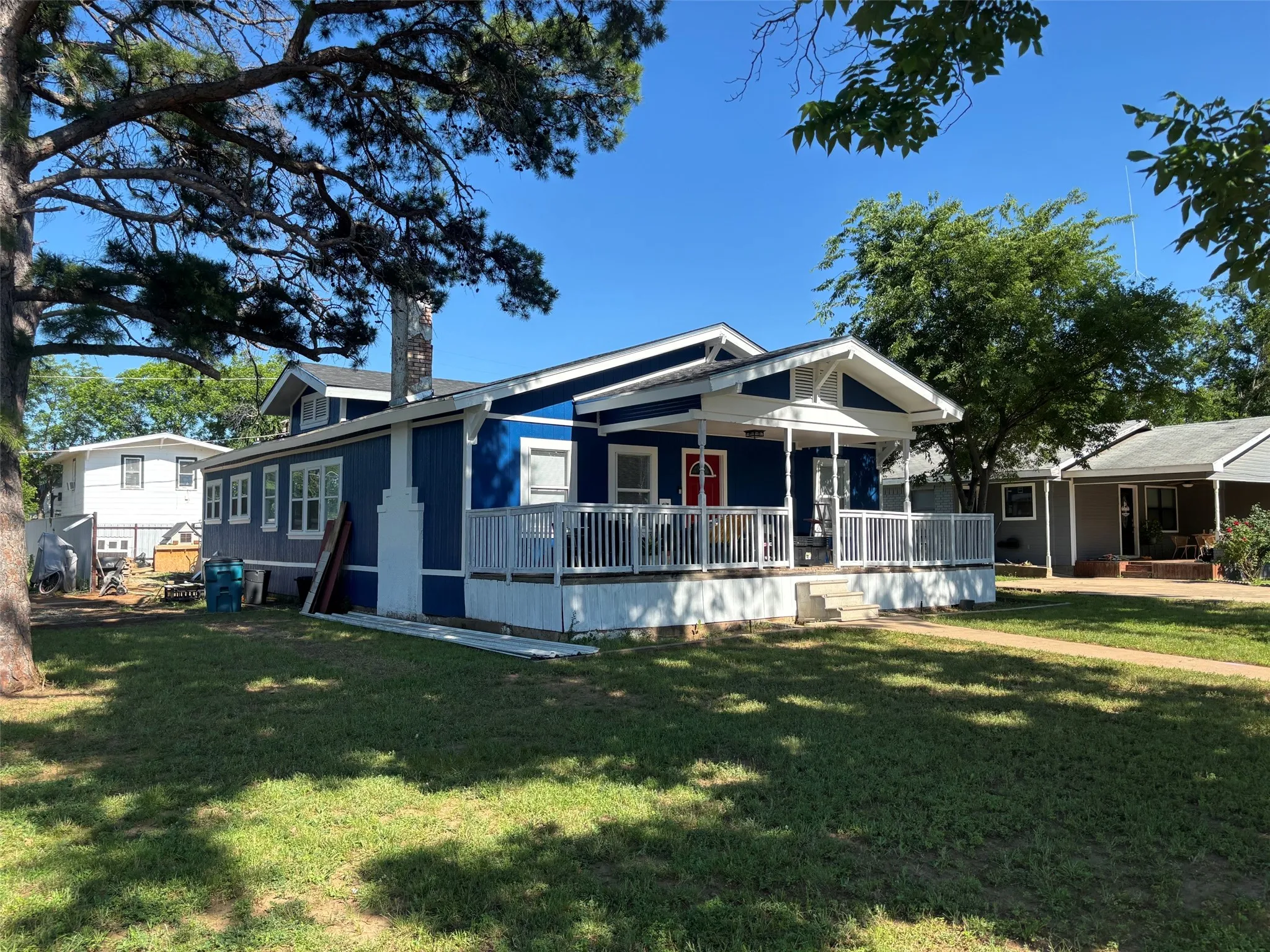 Single Family Residence For Sale in Eastland County , 200 S Hillcrest Avenue, Eastland, Texas 76448, 3 Bedrooms, 2 Bathrooms, Garage spaces, 1,664 Sqft, built in 1935, Price $234,000, mls#21245693, Real Estate Agent in Eastland, Homes For Sale in Eastland county, Homes For Sale in Eastland, Realtor in Eastland Texas, Real Estate Brokerage Independent Realty Texas, Luminita Cordes Realtor