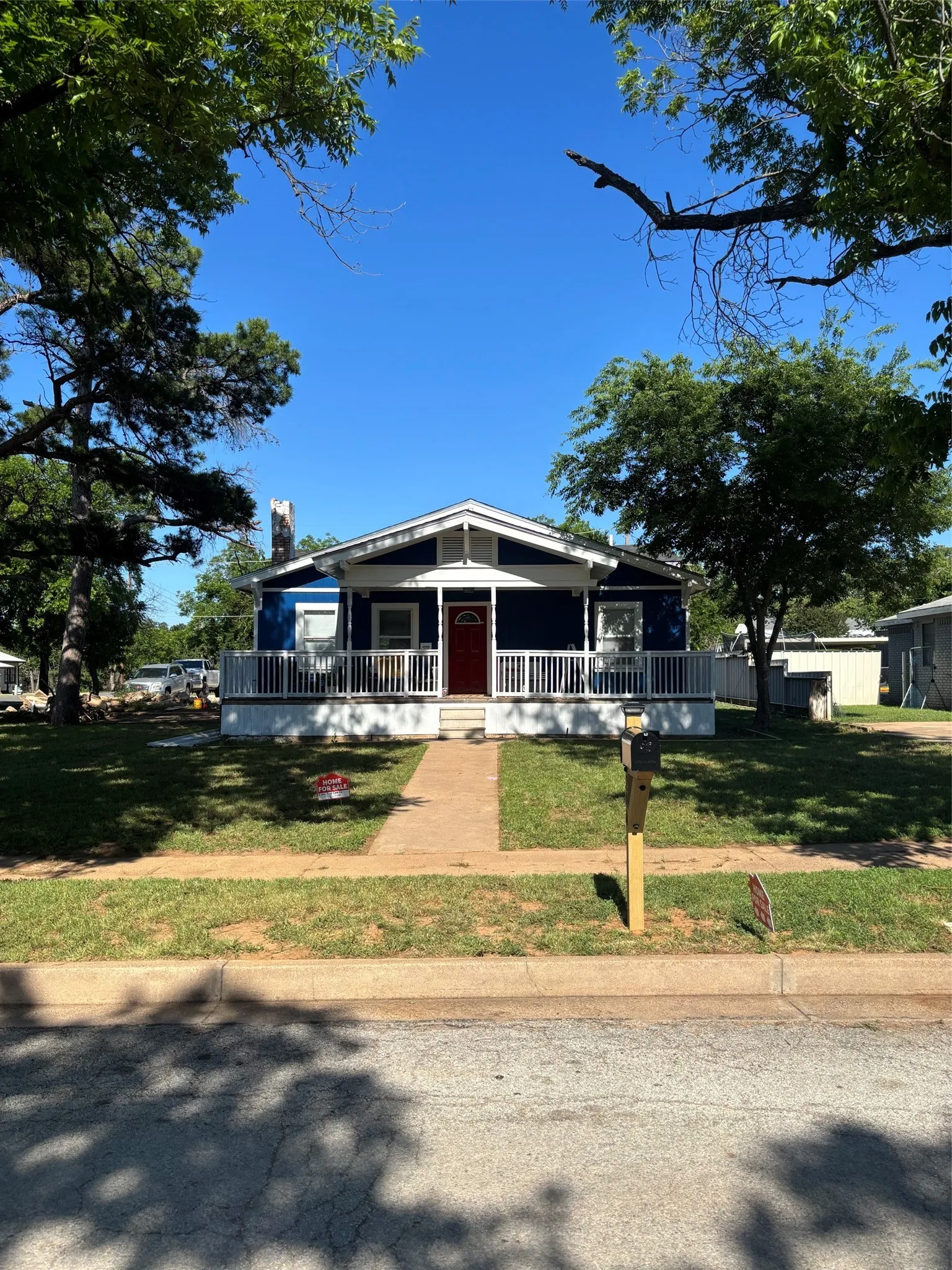 Single Family Residence For Sale in Eastland County , 200 S Hillcrest Avenue, Eastland, Texas 76448, 3 Bedrooms, 2 Bathrooms, Garage spaces, 1,664 Sqft, built in 1935, Price $234,000, mls#21245693, Real Estate Agent in Eastland, Homes For Sale in Eastland county, Homes For Sale in Eastland, Realtor in Eastland Texas, Real Estate Brokerage Independent Realty Texas, Luminita Cordes Realtor