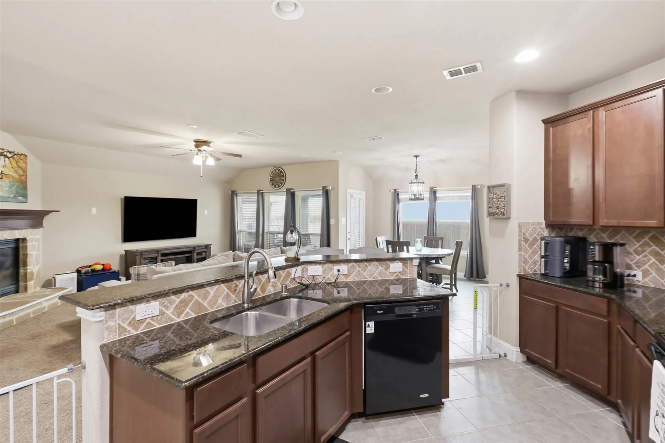 Single Family Residence For Sale in Tarrant County , 4720 Lazy Oaks Street, Fort Worth, Texas 76244, 3 Bedroom, 2 Bathroom, 2 Garage spaces, 1,653 Sqft, built in 2014, Price $349,999, mls#21242339, Real Estate Agent in Fort Worth, Homes For Sale in Tarrant county, Homes For Sale in Fort Worth, Realtor in Fort Worth Texas, Real Estate Brokerage Independent Realty Texas, Luminita Cordes Realtor