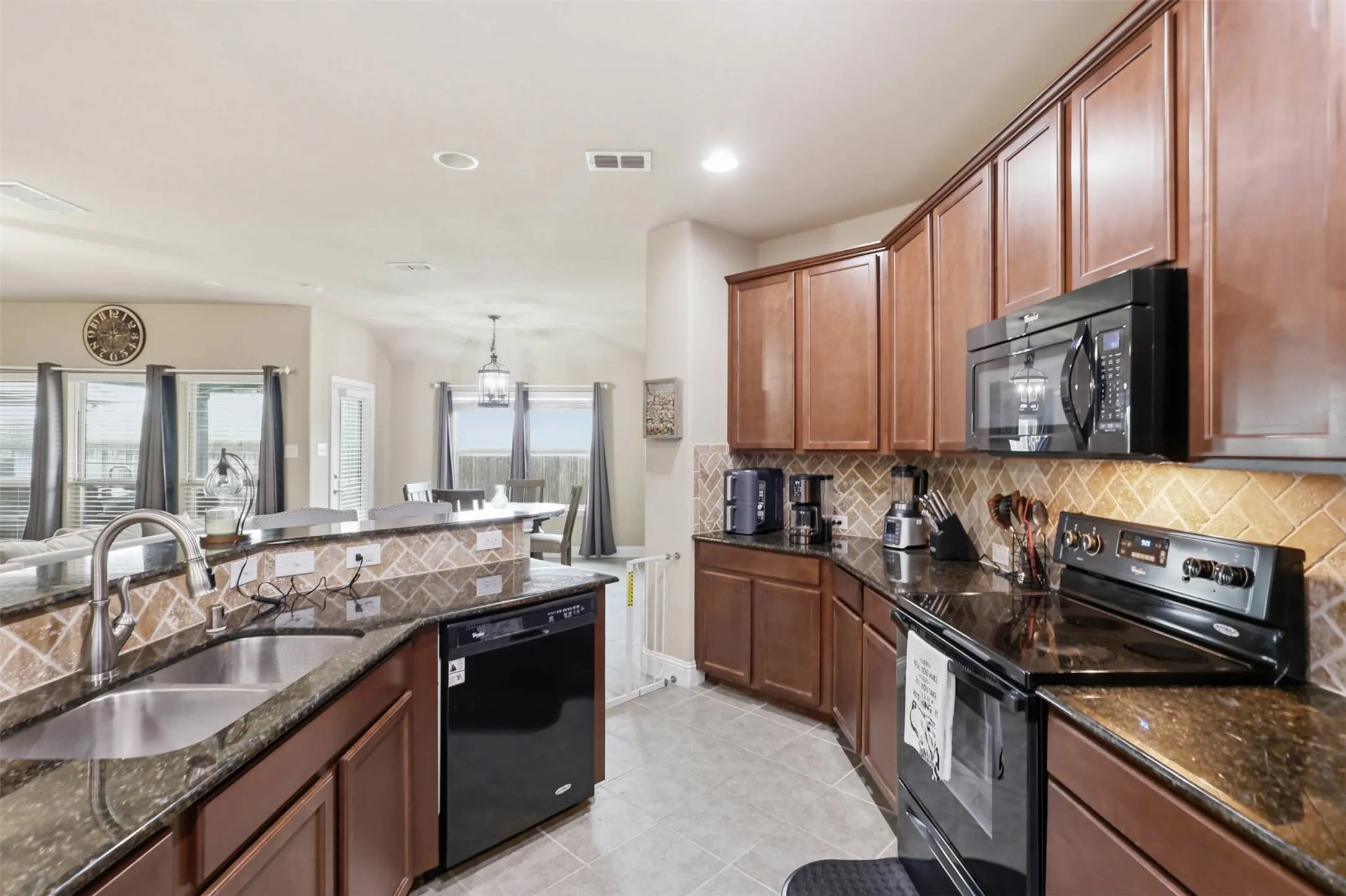 Single Family Residence For Sale in Tarrant County , 4720 Lazy Oaks Street, Fort Worth, Texas 76244, 3 Bedroom, 2 Bathroom, 2 Garage spaces, 1,653 Sqft, built in 2014, Price $349,999, mls#21242339, Real Estate Agent in Fort Worth, Homes For Sale in Tarrant county, Homes For Sale in Fort Worth, Realtor in Fort Worth Texas, Real Estate Brokerage Independent Realty Texas, Luminita Cordes Realtor