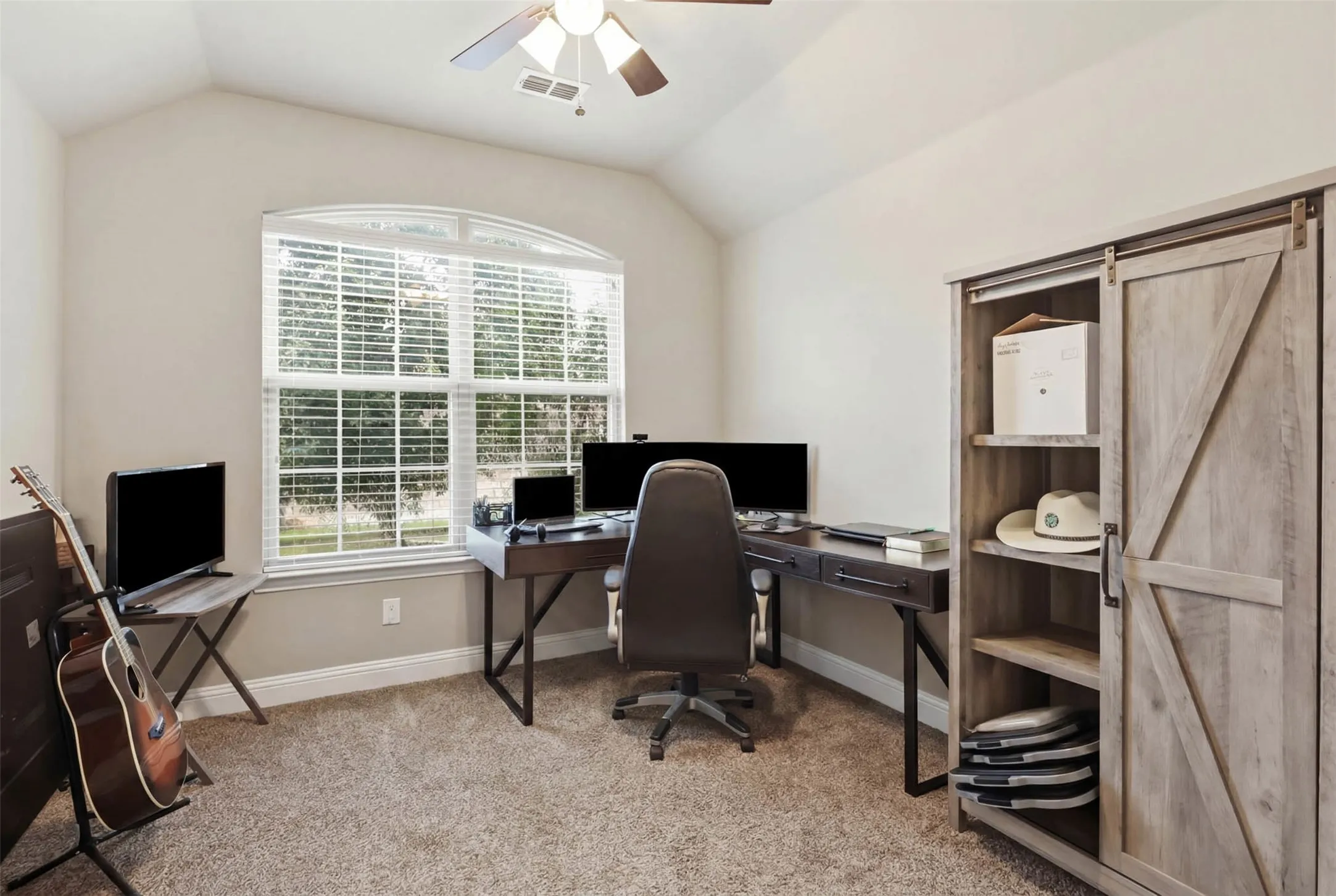 Single Family Residence For Sale in Tarrant County , 4720 Lazy Oaks Street, Fort Worth, Texas 76244, 3 Bedroom, 2 Bathroom, 2 Garage spaces, 1,653 Sqft, built in 2014, Price $349,999, mls#21242339, Real Estate Agent in Fort Worth, Homes For Sale in Tarrant county, Homes For Sale in Fort Worth, Realtor in Fort Worth Texas, Real Estate Brokerage Independent Realty Texas, Luminita Cordes Realtor