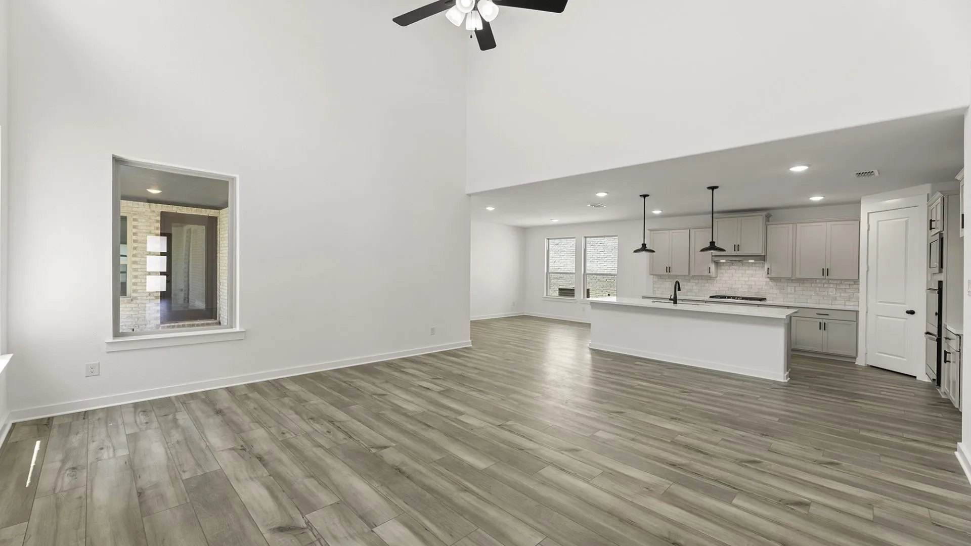 2 1425 Clare Court - Family (2)