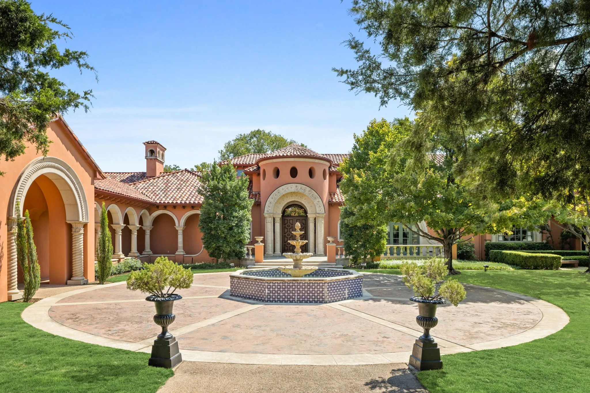 Single Family Residence For Sale in Denton County , 5817 Red Wolf Lane, Plano, Texas 75093, 5 Bedroom, 9 Bathroom, 6 Garage spaces, 12,872 Sqft, built in 1994, Preowned, mls#21243404, Real Estate Agent in Plano, Homes For Sale in Denton county, Homes For Sale in Plano, Realtor in Plano Texas, Real Estate Brokerage Independent Realty Texas, Luminita Cordes Realtor
