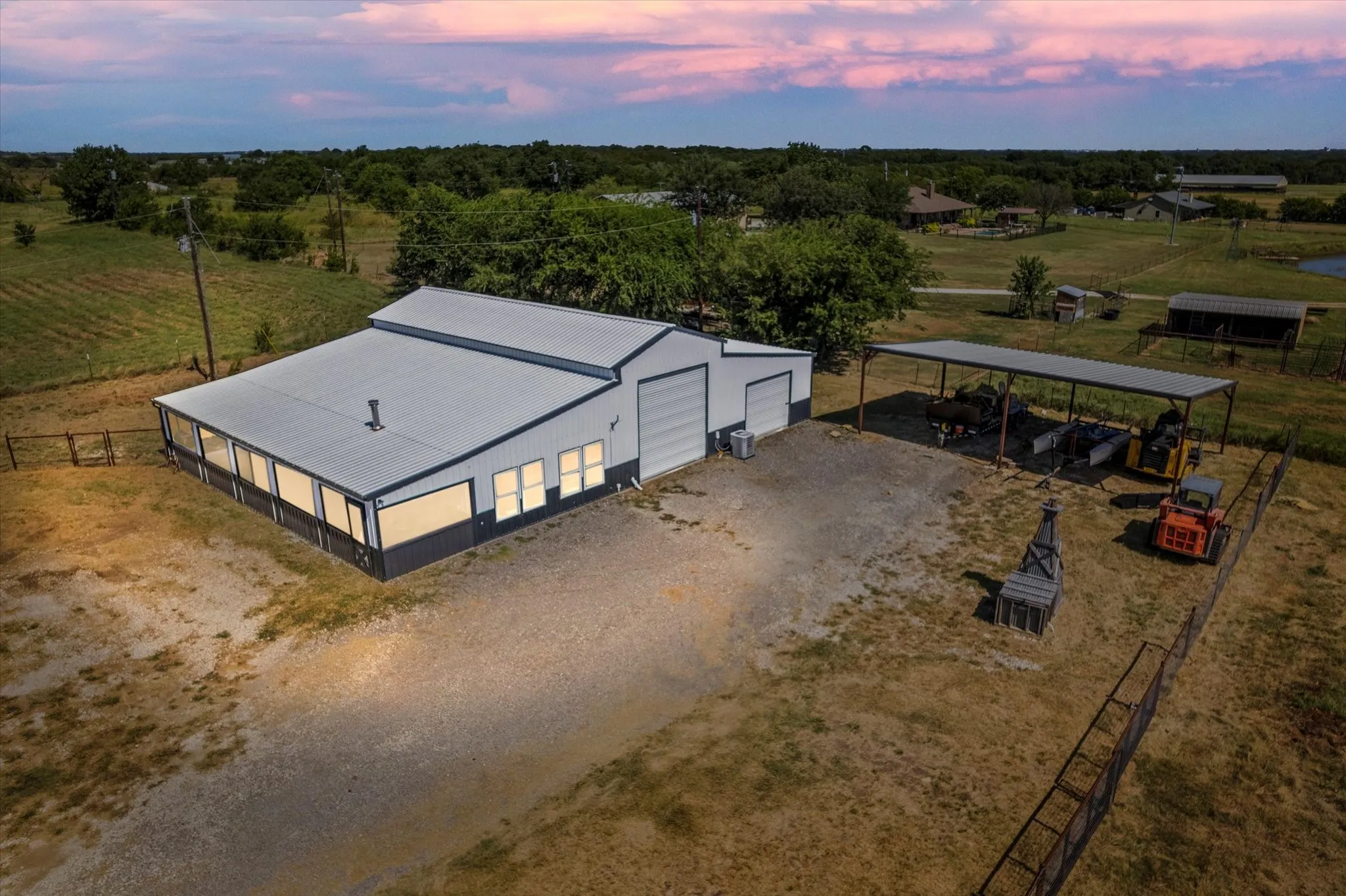 Single Family Residence For Sale in Cooke County , 139 County Road 2156, Gainesville, Texas 76240, 2 Bedroom, 2 Bathroom, 4 Garage spaces, 1,000 Sqft, built in 2023, Preowned, mls#21239135, Real Estate Agent in Gainesville, Homes For Sale in Cooke county, Homes For Sale in Gainesville, Realtor in Gainesville Texas, Real Estate Brokerage Independent Realty Texas, Luminita Cordes Realtor