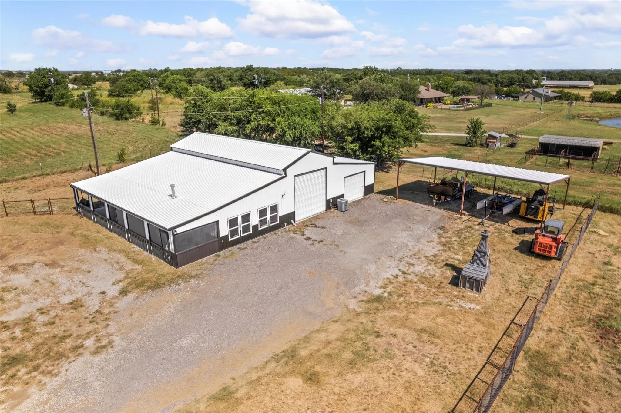 Single Family Residence For Sale in Cooke County , 139 County Road 2156, Gainesville, Texas 76240, 2 Bedroom, 2 Bathroom, 4 Garage spaces, 1,000 Sqft, built in 2023, Preowned, mls#21239135, Real Estate Agent in Gainesville, Homes For Sale in Cooke county, Homes For Sale in Gainesville, Realtor in Gainesville Texas, Real Estate Brokerage Independent Realty Texas, Luminita Cordes Realtor