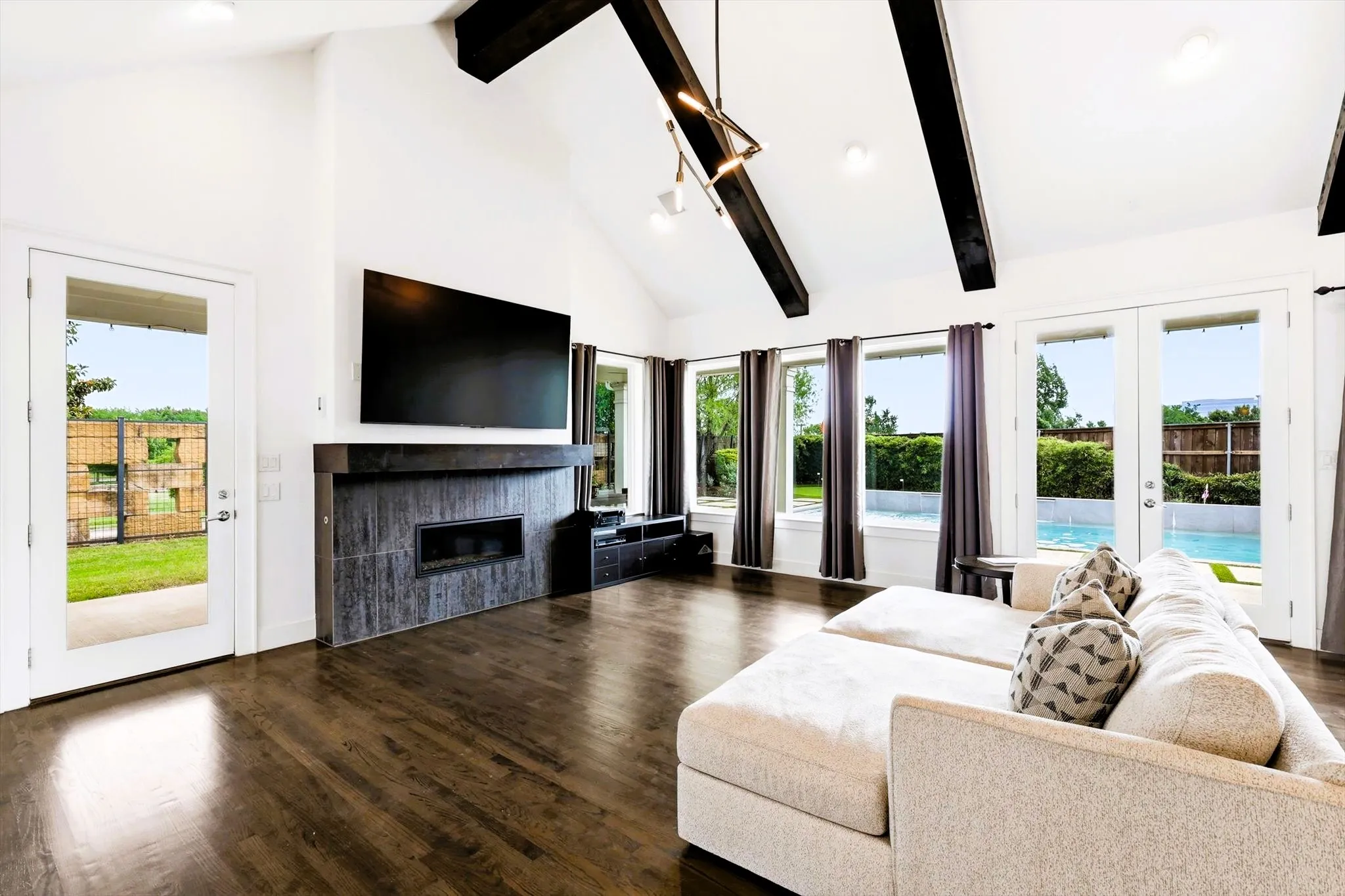 Single Family Residence For Sale in Collin County , 1104 Van Drive, Allen, Texas 75013, 4 Bedroom, 4 Bathroom, 3 Garage spaces, 4,041 Sqft, built in 2016, Preowned, mls#21242212, Real Estate Agent in Allen, Homes For Sale in Collin county, Homes For Sale in Allen, Realtor in Allen Texas, Real Estate Brokerage Independent Realty Texas, Luminita Cordes Realtor