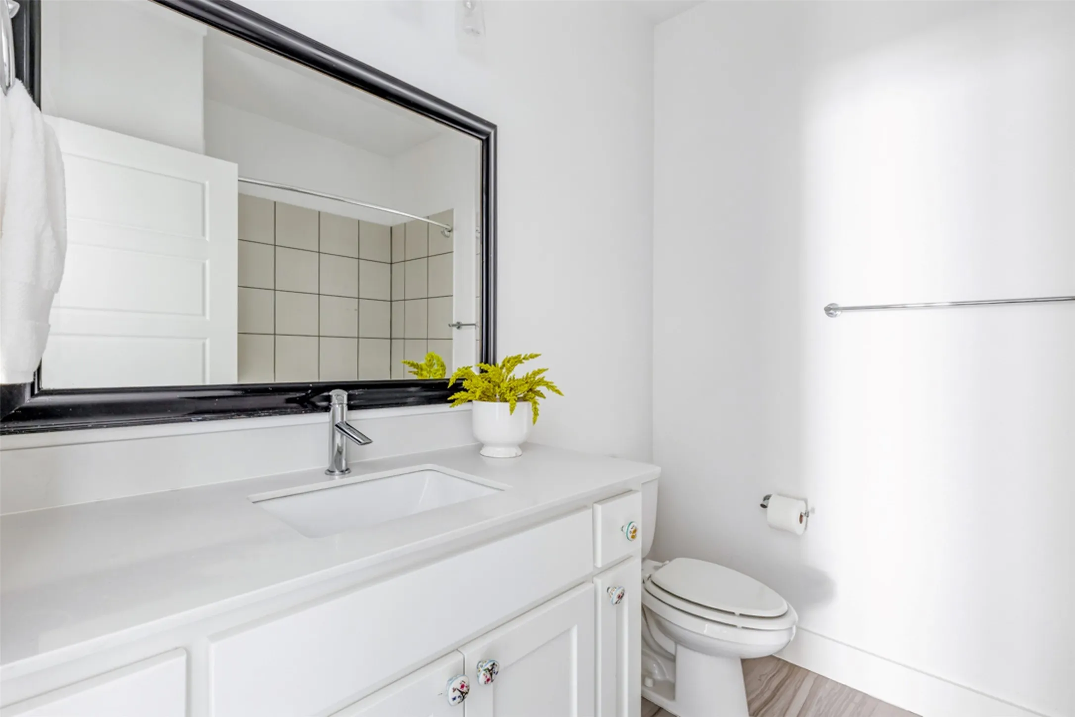 Single Family Residence For Sale in Collin County , 1104 Van Drive, Allen, Texas 75013, 4 Bedroom, 4 Bathroom, 3 Garage spaces, 4,041 Sqft, built in 2016, Preowned, mls#21242212, Real Estate Agent in Allen, Homes For Sale in Collin county, Homes For Sale in Allen, Realtor in Allen Texas, Real Estate Brokerage Independent Realty Texas, Luminita Cordes Realtor