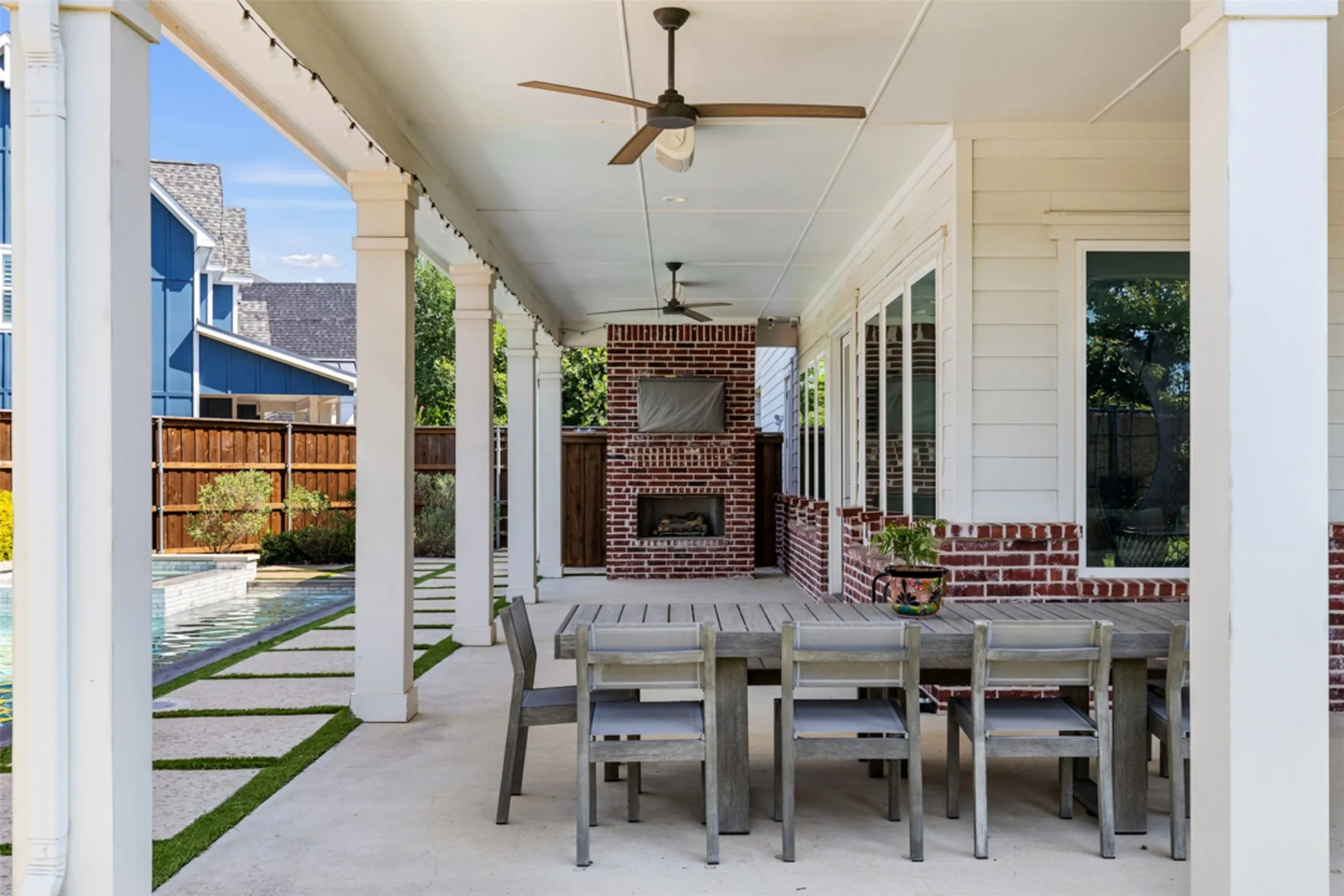 Single Family Residence For Sale in Collin County , 1104 Van Drive, Allen, Texas 75013, 4 Bedroom, 4 Bathroom, 3 Garage spaces, 4,041 Sqft, built in 2016, Preowned, mls#21242212, Real Estate Agent in Allen, Homes For Sale in Collin county, Homes For Sale in Allen, Realtor in Allen Texas, Real Estate Brokerage Independent Realty Texas, Luminita Cordes Realtor