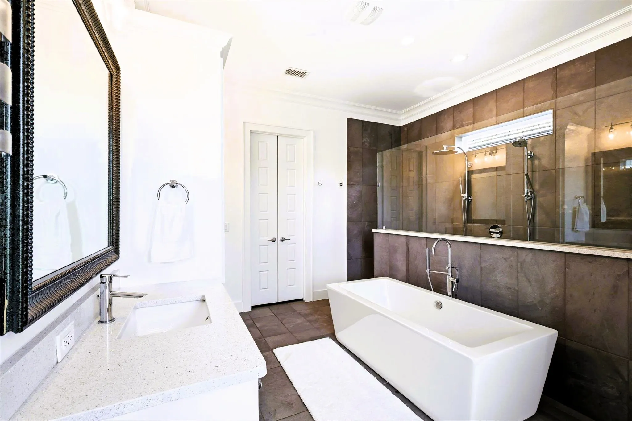 Single Family Residence For Sale in Collin County , 1104 Van Drive, Allen, Texas 75013, 4 Bedroom, 4 Bathroom, 3 Garage spaces, 4,041 Sqft, built in 2016, Preowned, mls#21242212, Real Estate Agent in Allen, Homes For Sale in Collin county, Homes For Sale in Allen, Realtor in Allen Texas, Real Estate Brokerage Independent Realty Texas, Luminita Cordes Realtor