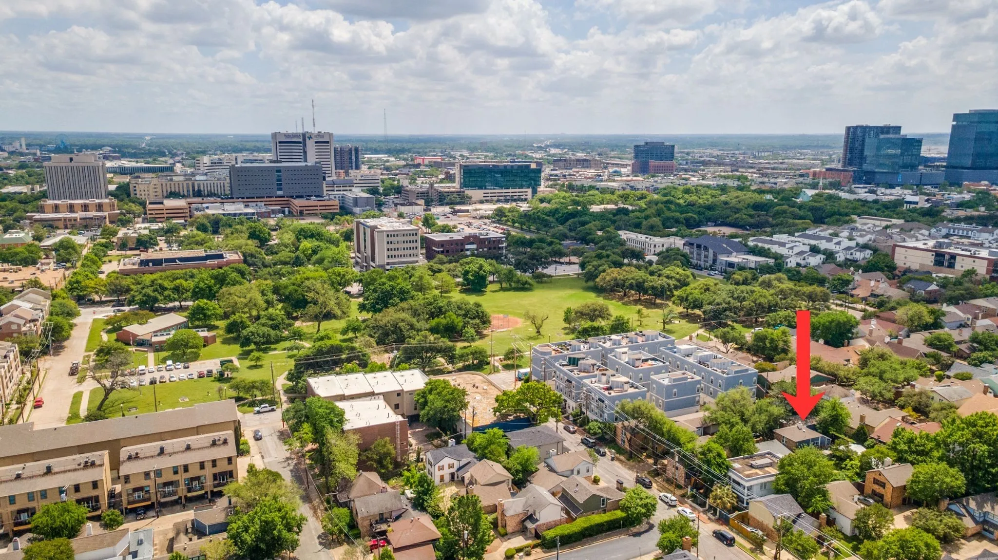 Single Family Residence For Sale in Dallas County , 1417 Mccoy Street, Dallas, Texas 75204, 2 Bedroom, 2 Bathroom, 2 Garage spaces, 1,309 Sqft, built in 1985, mls#21235895, Real Estate Agent in Dallas, Homes For Sale in Dallas county, Homes For Sale in Dallas, Realtor in Dallas Texas, Real Estate Brokerage Independent Realty Texas, Luminita Cordes Realtor