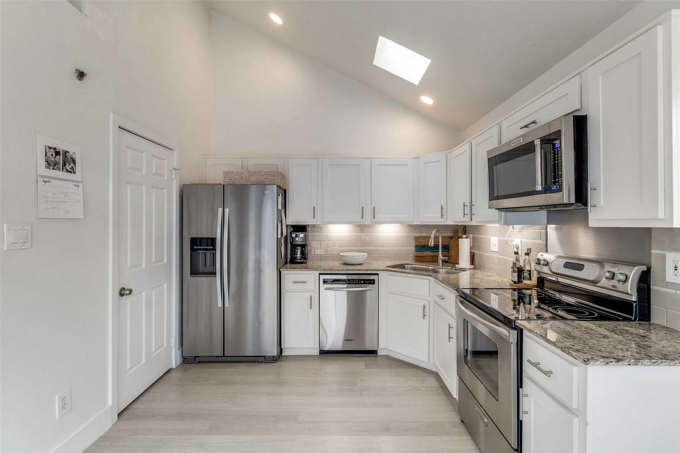 Single Family Residence For Sale in Dallas County , 1417 Mccoy Street, Dallas, Texas 75204, 2 Bedroom, 2 Bathroom, 2 Garage spaces, 1,309 Sqft, built in 1985, mls#21235895, Real Estate Agent in Dallas, Homes For Sale in Dallas county, Homes For Sale in Dallas, Realtor in Dallas Texas, Real Estate Brokerage Independent Realty Texas, Luminita Cordes Realtor