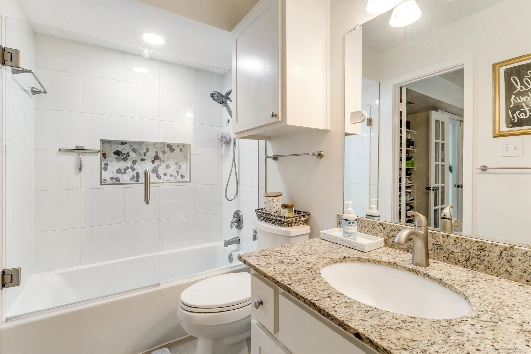 Single Family Residence For Sale in Dallas County , 1417 Mccoy Street, Dallas, Texas 75204, 2 Bedroom, 2 Bathroom, 2 Garage spaces, 1,309 Sqft, built in 1985, mls#21235895, Real Estate Agent in Dallas, Homes For Sale in Dallas county, Homes For Sale in Dallas, Realtor in Dallas Texas, Real Estate Brokerage Independent Realty Texas, Luminita Cordes Realtor