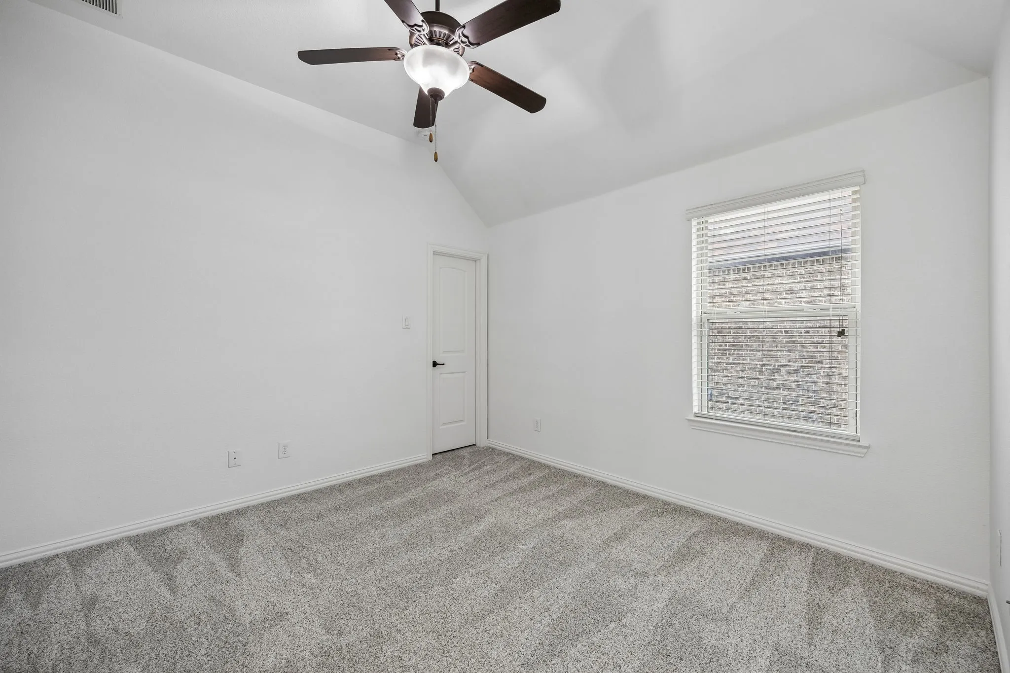 Single Family Residence For Sale in Collin County , 9519 Amberwoods Lane, Frisco, Texas 75035, 4 Bedroom, 5 Bathroom, 3 Garage spaces, 3,426 Sqft, built in 2013, mls#21246565, Real Estate Agent in Frisco, Homes For Sale in Collin county, Homes For Sale in Frisco, Realtor in Frisco Texas, Real Estate Brokerage Independent Realty Texas, Luminita Cordes Realtor