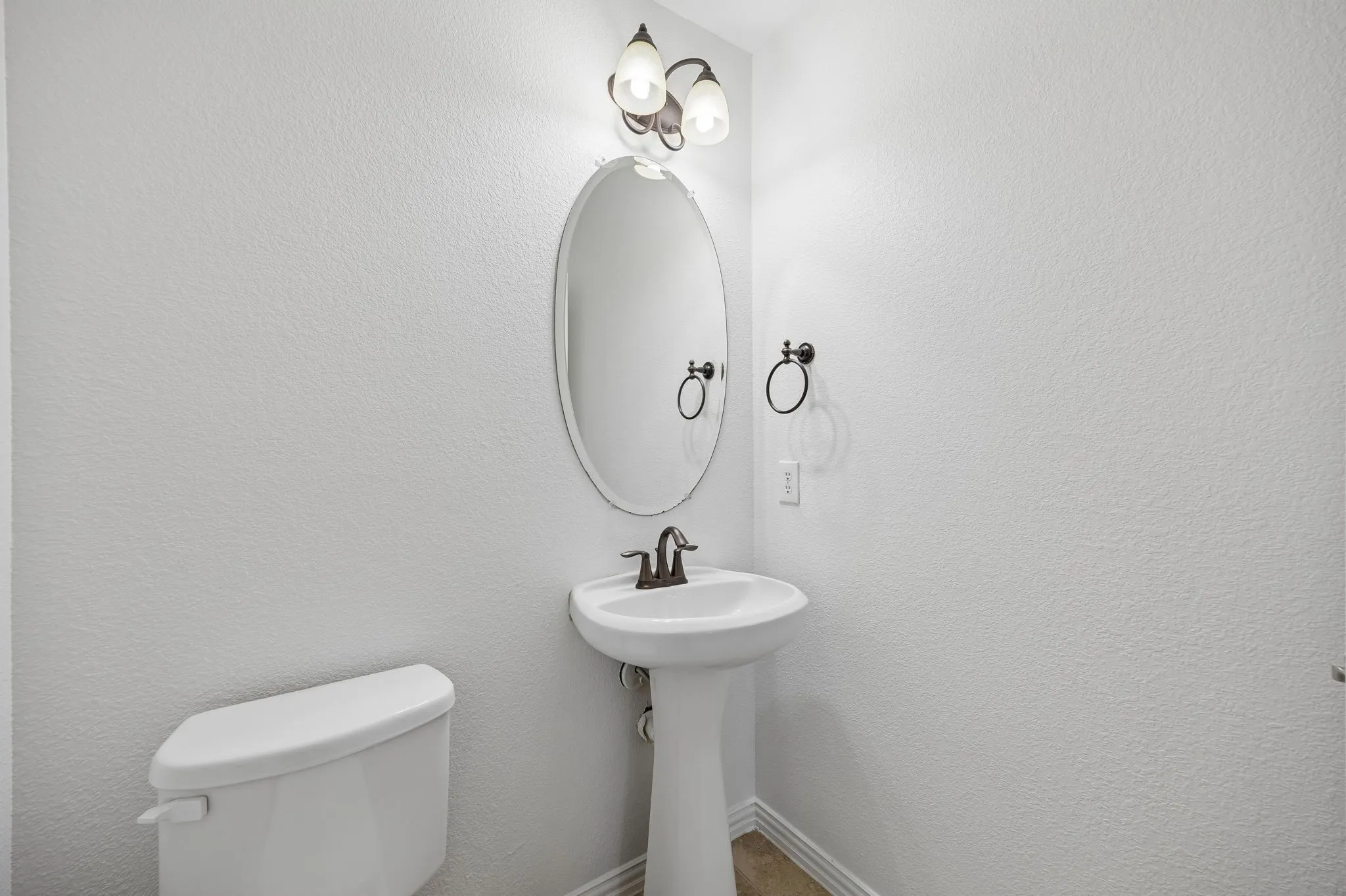 Single Family Residence For Sale in Collin County , 9519 Amberwoods Lane, Frisco, Texas 75035, 4 Bedroom, 5 Bathroom, 3 Garage spaces, 3,426 Sqft, built in 2013, mls#21246565, Real Estate Agent in Frisco, Homes For Sale in Collin county, Homes For Sale in Frisco, Realtor in Frisco Texas, Real Estate Brokerage Independent Realty Texas, Luminita Cordes Realtor