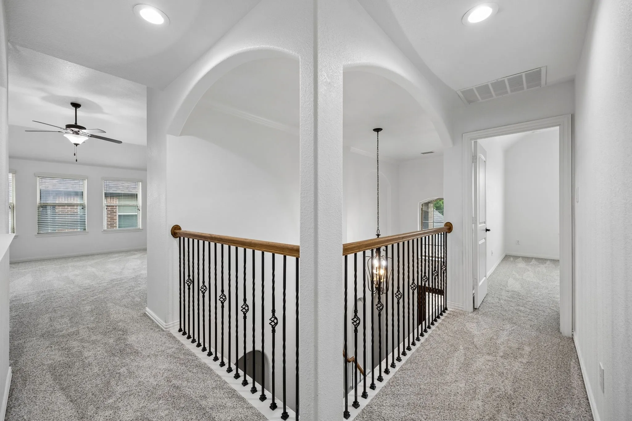 Single Family Residence For Sale in Collin County , 9519 Amberwoods Lane, Frisco, Texas 75035, 4 Bedroom, 5 Bathroom, 3 Garage spaces, 3,426 Sqft, built in 2013, mls#21246565, Real Estate Agent in Frisco, Homes For Sale in Collin county, Homes For Sale in Frisco, Realtor in Frisco Texas, Real Estate Brokerage Independent Realty Texas, Luminita Cordes Realtor