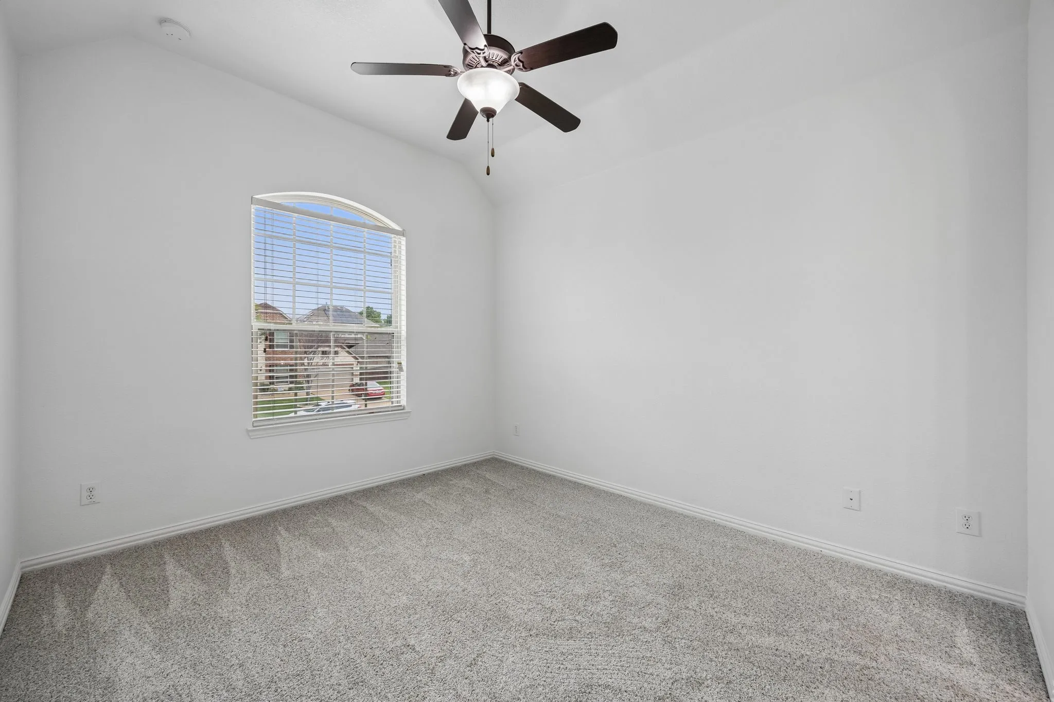 Single Family Residence For Sale in Collin County , 9519 Amberwoods Lane, Frisco, Texas 75035, 4 Bedroom, 5 Bathroom, 3 Garage spaces, 3,426 Sqft, built in 2013, mls#21246565, Real Estate Agent in Frisco, Homes For Sale in Collin county, Homes For Sale in Frisco, Realtor in Frisco Texas, Real Estate Brokerage Independent Realty Texas, Luminita Cordes Realtor