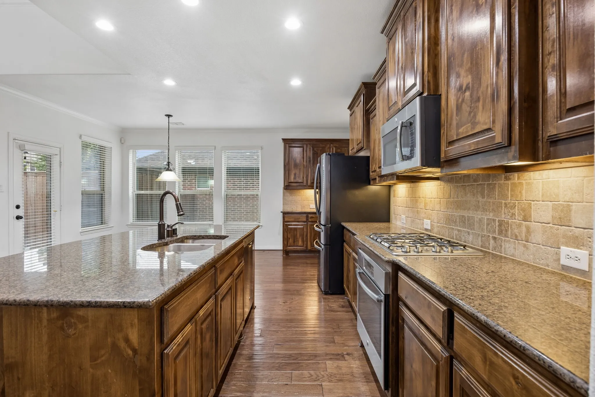 Single Family Residence For Sale in Collin County , 9519 Amberwoods Lane, Frisco, Texas 75035, 4 Bedroom, 5 Bathroom, 3 Garage spaces, 3,426 Sqft, built in 2013, mls#21246565, Real Estate Agent in Frisco, Homes For Sale in Collin county, Homes For Sale in Frisco, Realtor in Frisco Texas, Real Estate Brokerage Independent Realty Texas, Luminita Cordes Realtor