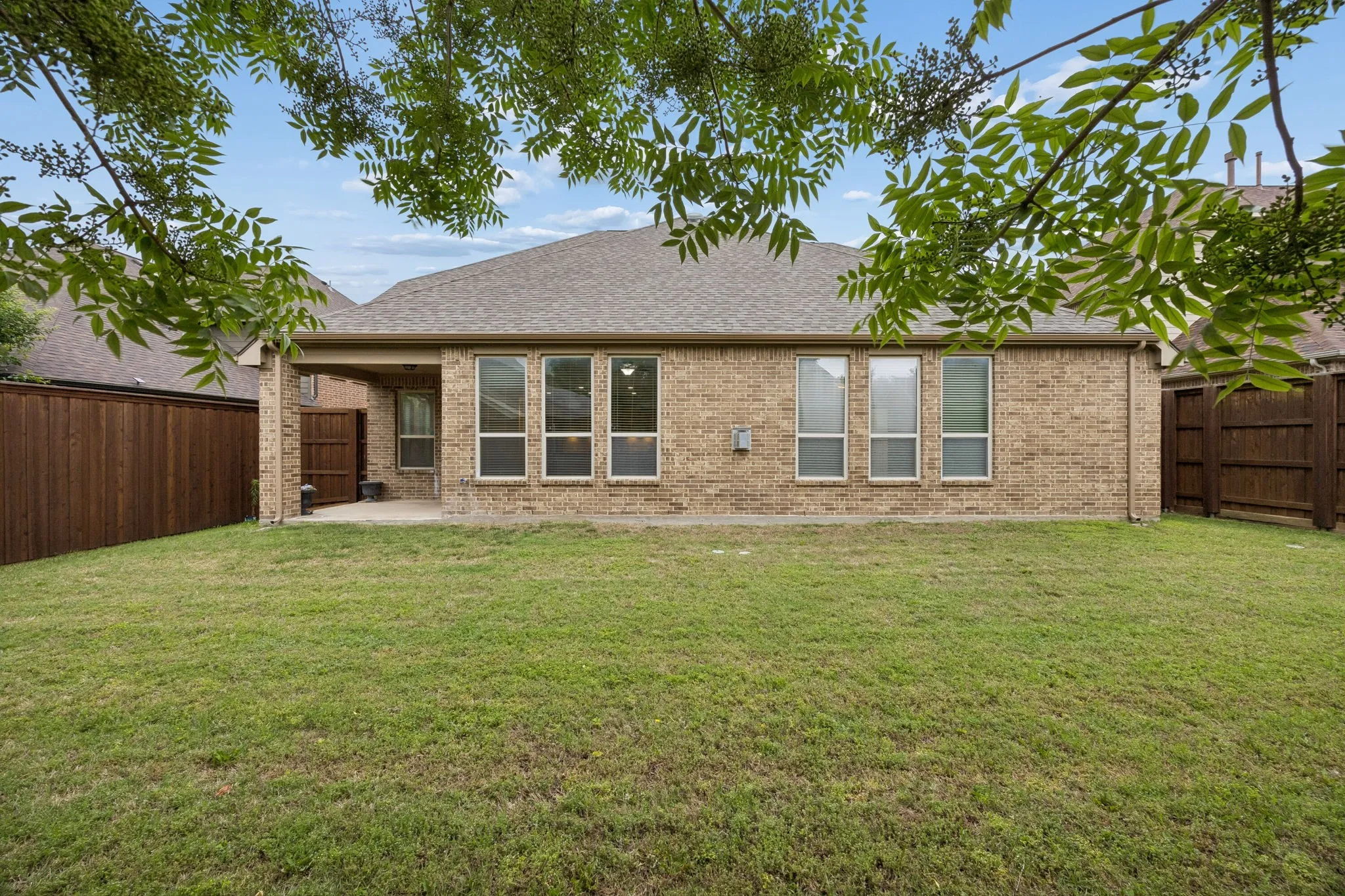 Single Family Residence For Sale in Collin County , 9519 Amberwoods Lane, Frisco, Texas 75035, 4 Bedroom, 5 Bathroom, 3 Garage spaces, 3,426 Sqft, built in 2013, mls#21246565, Real Estate Agent in Frisco, Homes For Sale in Collin county, Homes For Sale in Frisco, Realtor in Frisco Texas, Real Estate Brokerage Independent Realty Texas, Luminita Cordes Realtor
