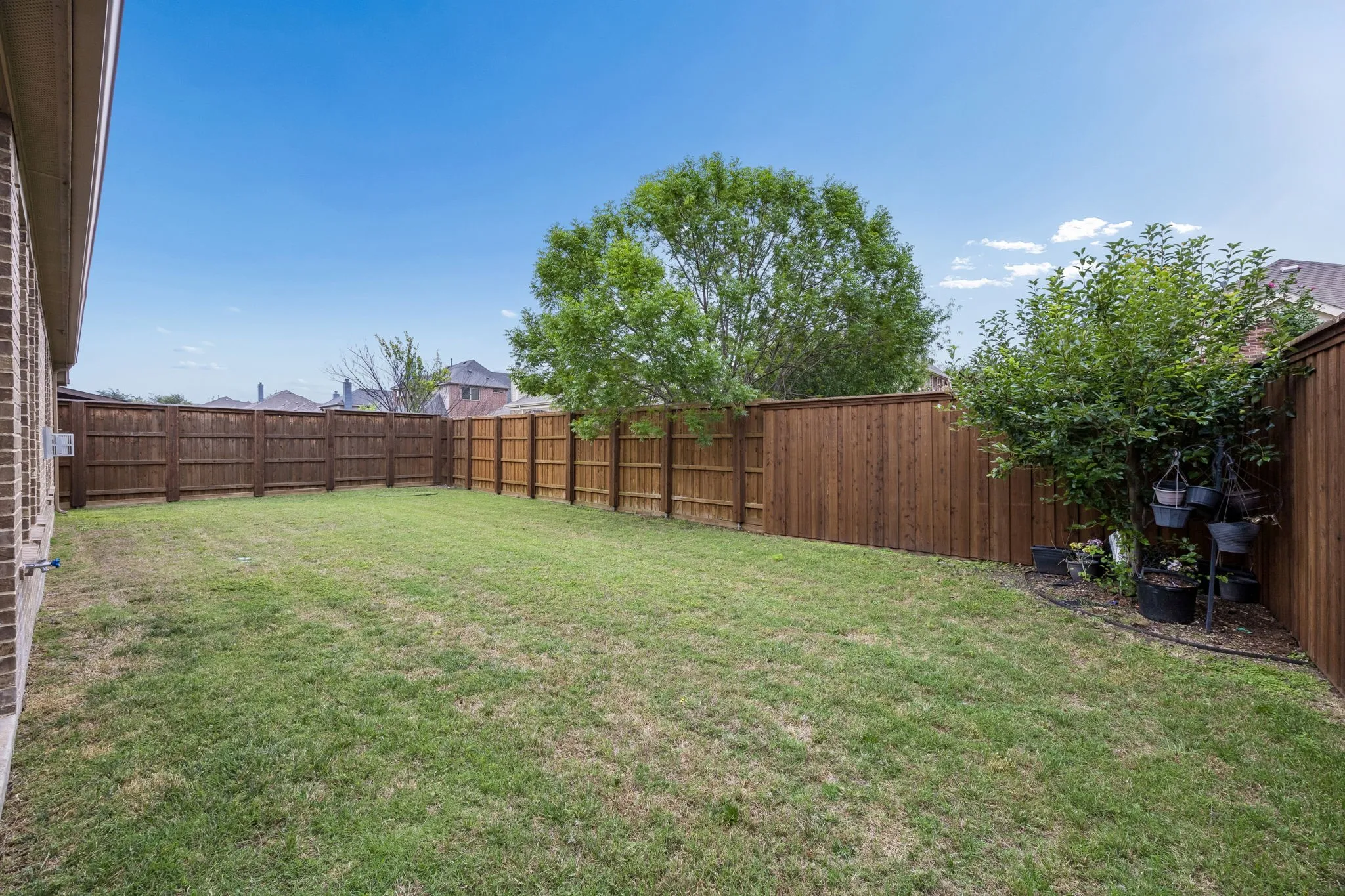 Single Family Residence For Sale in Collin County , 9519 Amberwoods Lane, Frisco, Texas 75035, 4 Bedroom, 5 Bathroom, 3 Garage spaces, 3,426 Sqft, built in 2013, mls#21246565, Real Estate Agent in Frisco, Homes For Sale in Collin county, Homes For Sale in Frisco, Realtor in Frisco Texas, Real Estate Brokerage Independent Realty Texas, Luminita Cordes Realtor