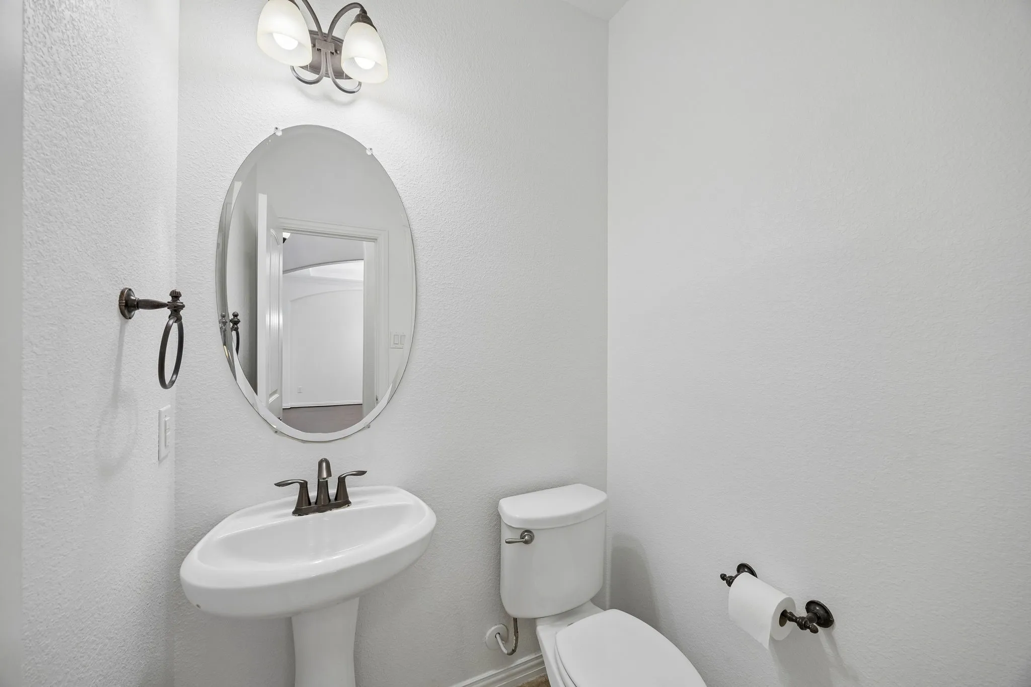 Single Family Residence For Sale in Collin County , 9519 Amberwoods Lane, Frisco, Texas 75035, 4 Bedroom, 5 Bathroom, 3 Garage spaces, 3,426 Sqft, built in 2013, mls#21246565, Real Estate Agent in Frisco, Homes For Sale in Collin county, Homes For Sale in Frisco, Realtor in Frisco Texas, Real Estate Brokerage Independent Realty Texas, Luminita Cordes Realtor