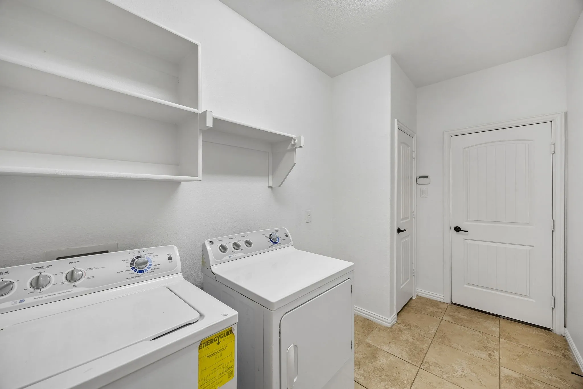 Single Family Residence For Sale in Collin County , 9519 Amberwoods Lane, Frisco, Texas 75035, 4 Bedroom, 5 Bathroom, 3 Garage spaces, 3,426 Sqft, built in 2013, mls#21246565, Real Estate Agent in Frisco, Homes For Sale in Collin county, Homes For Sale in Frisco, Realtor in Frisco Texas, Real Estate Brokerage Independent Realty Texas, Luminita Cordes Realtor