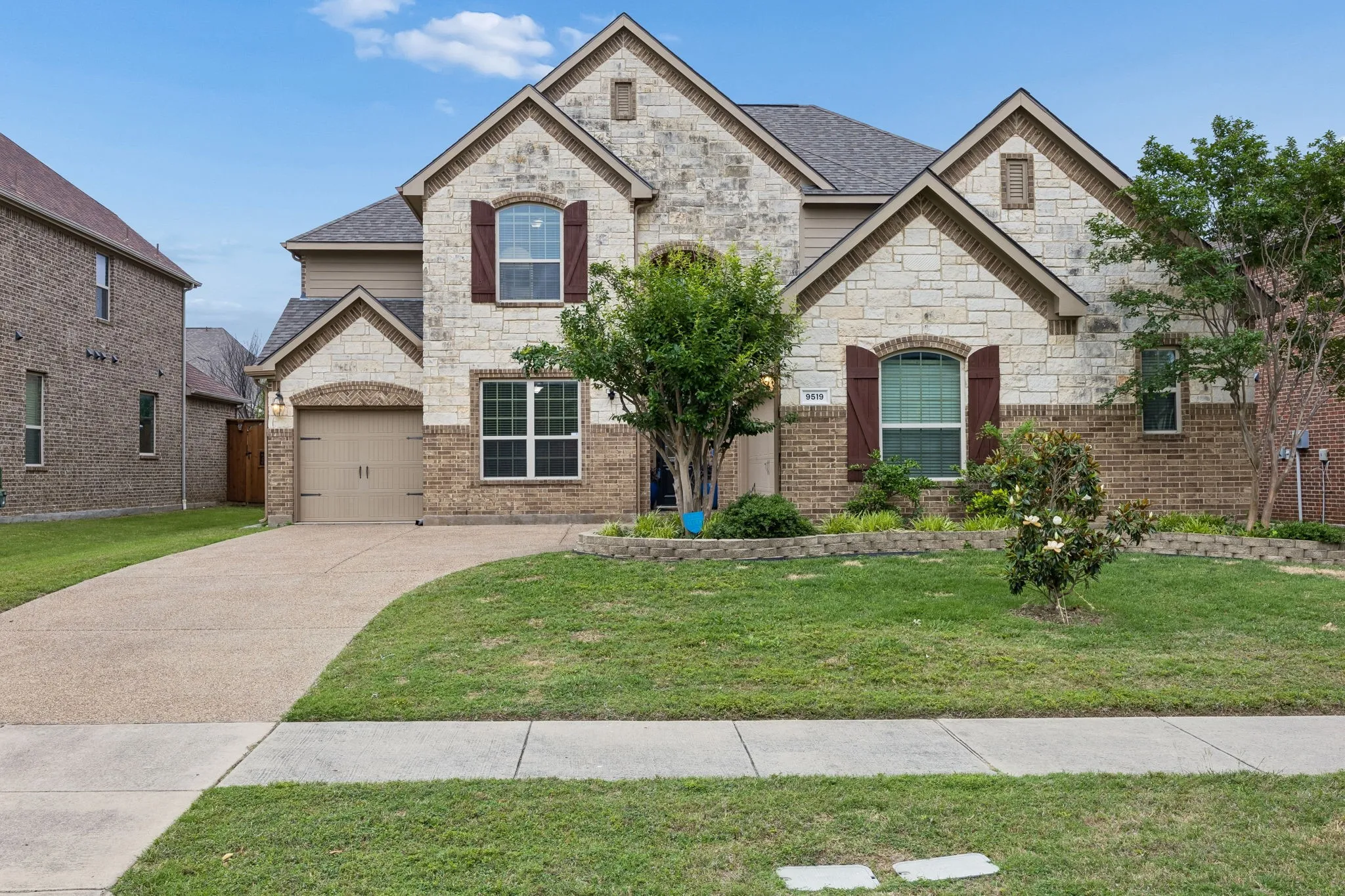 Single Family Residence For Sale in Collin County , 9519 Amberwoods Lane, Frisco, Texas 75035, 4 Bedroom, 5 Bathroom, 3 Garage spaces, 3,426 Sqft, built in 2013, mls#21246565, Real Estate Agent in Frisco, Homes For Sale in Collin county, Homes For Sale in Frisco, Realtor in Frisco Texas, Real Estate Brokerage Independent Realty Texas, Luminita Cordes Realtor