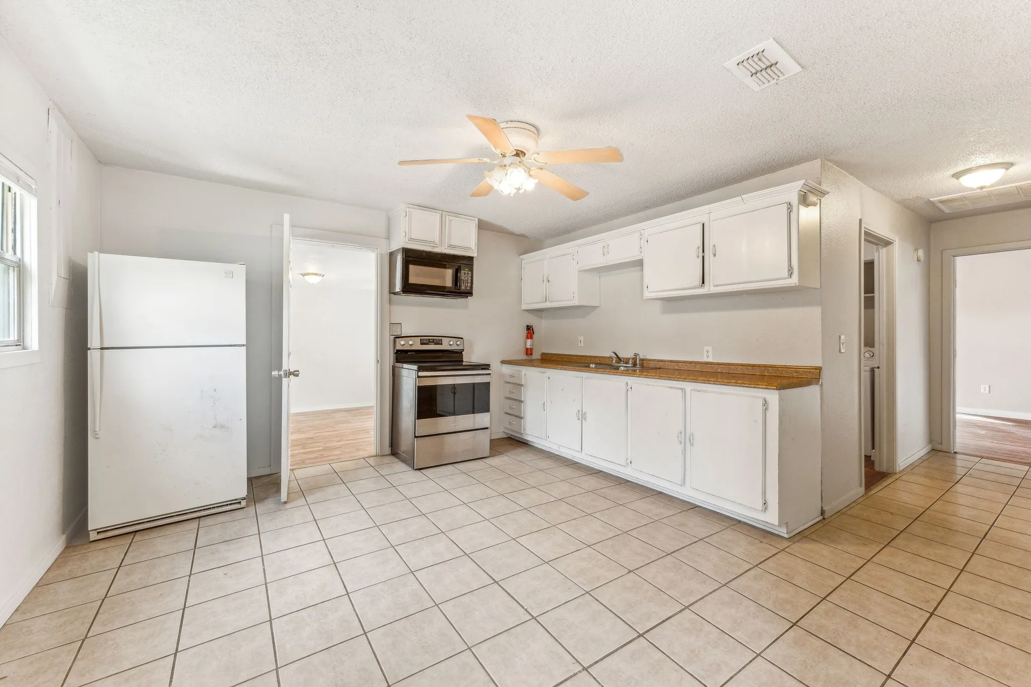 Duplex For Sale in Erath County , 1391 N Paddock Street, Stephenville, Texas 76401, 6 Bedroom, 2 Bathroom, Garage spaces, 0 Sqft, built in 1930, Preowned, mls#21242182, Real Estate Agent in Stephenville, Homes For Sale in Erath county, Homes For Sale in Stephenville, Realtor in Stephenville Texas, Real Estate Brokerage Independent Realty Texas, Luminita Cordes Realtor