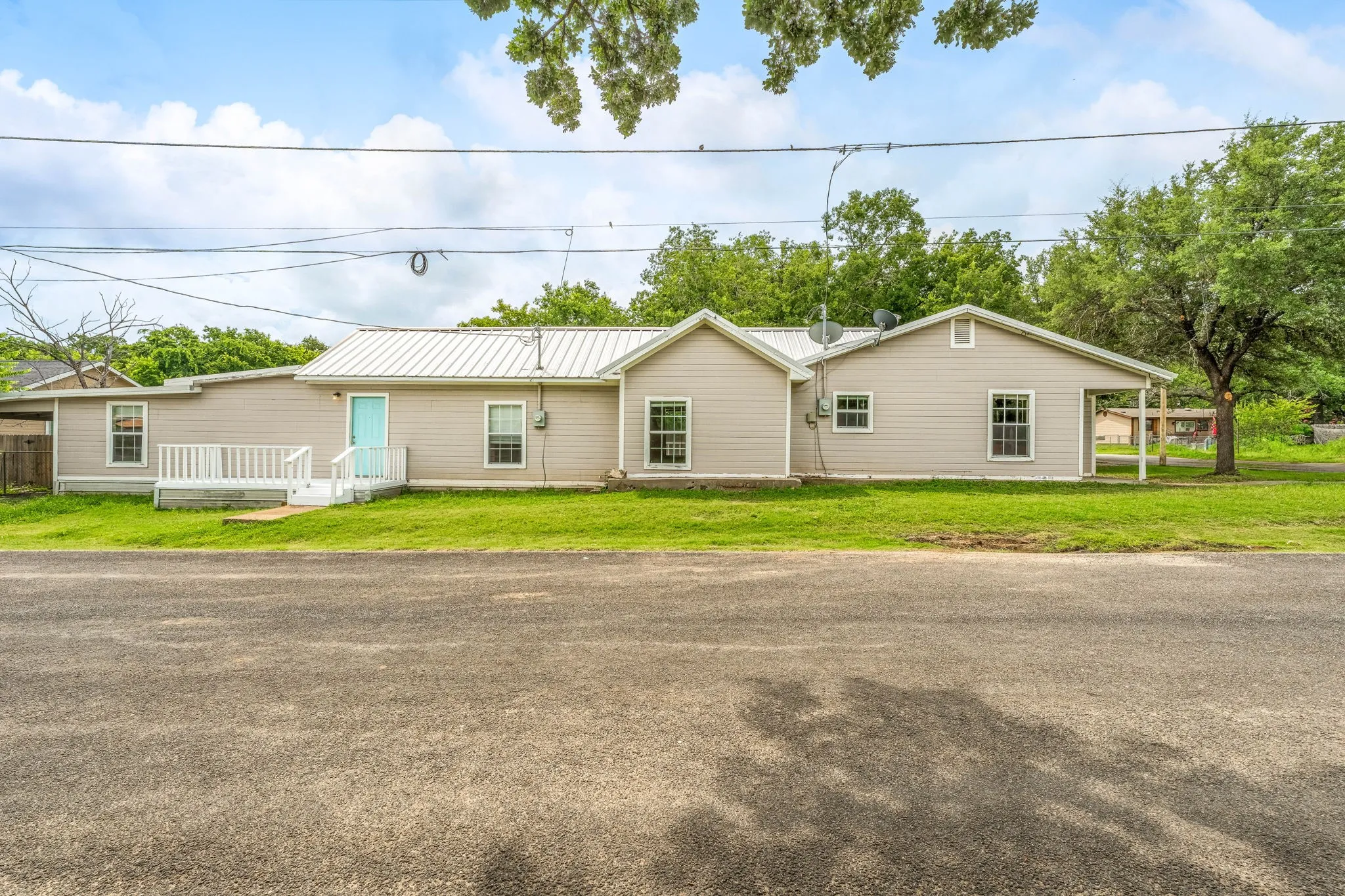 Duplex For Sale in Erath County , 1391 N Paddock Street, Stephenville, Texas 76401, 6 Bedroom, 2 Bathroom, Garage spaces, 0 Sqft, built in 1930, Preowned, mls#21242182, Real Estate Agent in Stephenville, Homes For Sale in Erath county, Homes For Sale in Stephenville, Realtor in Stephenville Texas, Real Estate Brokerage Independent Realty Texas, Luminita Cordes Realtor