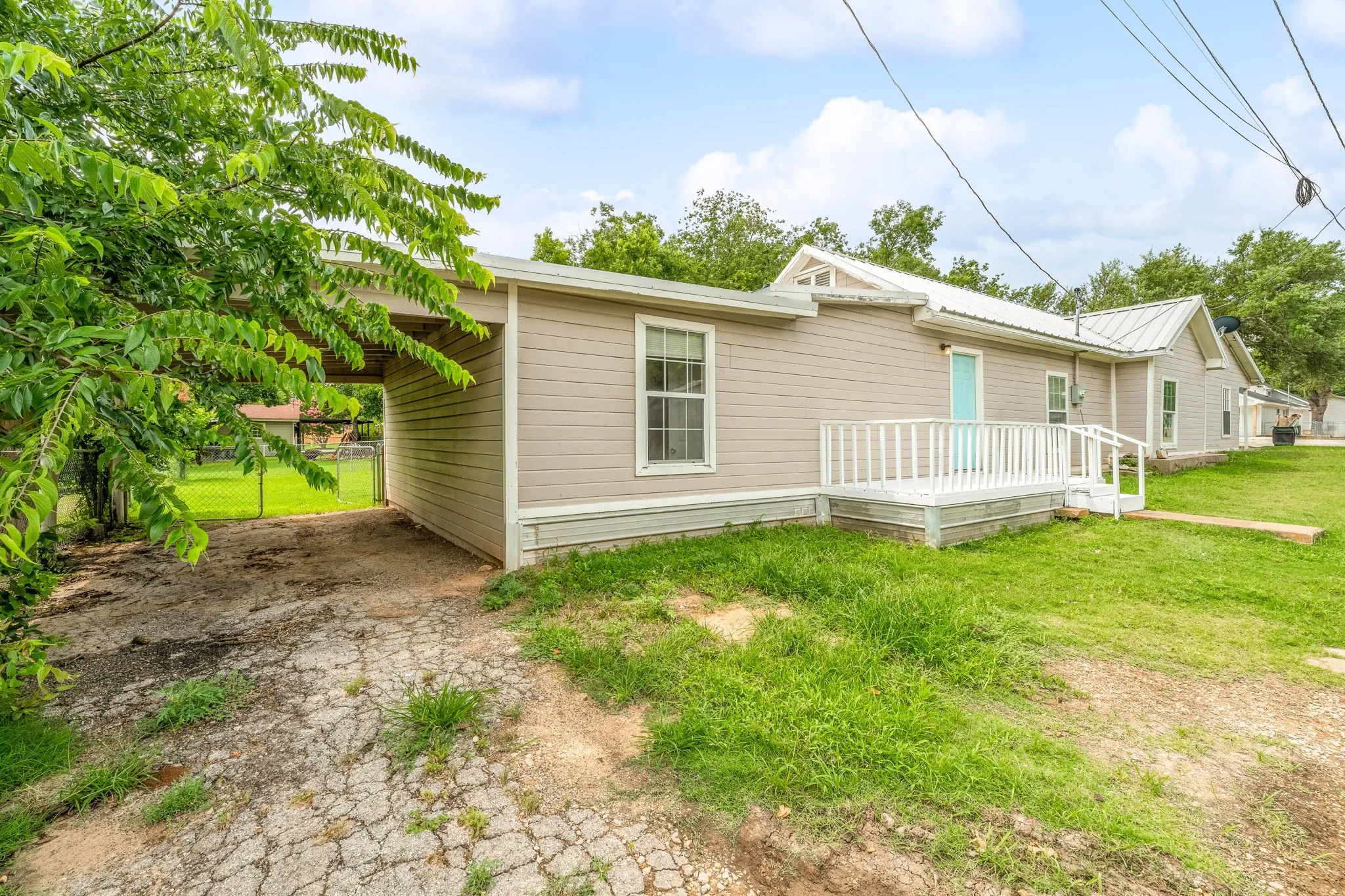 Duplex For Sale in Erath County , 1391 N Paddock Street, Stephenville, Texas 76401, 6 Bedroom, 2 Bathroom, Garage spaces, 0 Sqft, built in 1930, Preowned, mls#21242182, Real Estate Agent in Stephenville, Homes For Sale in Erath county, Homes For Sale in Stephenville, Realtor in Stephenville Texas, Real Estate Brokerage Independent Realty Texas, Luminita Cordes Realtor