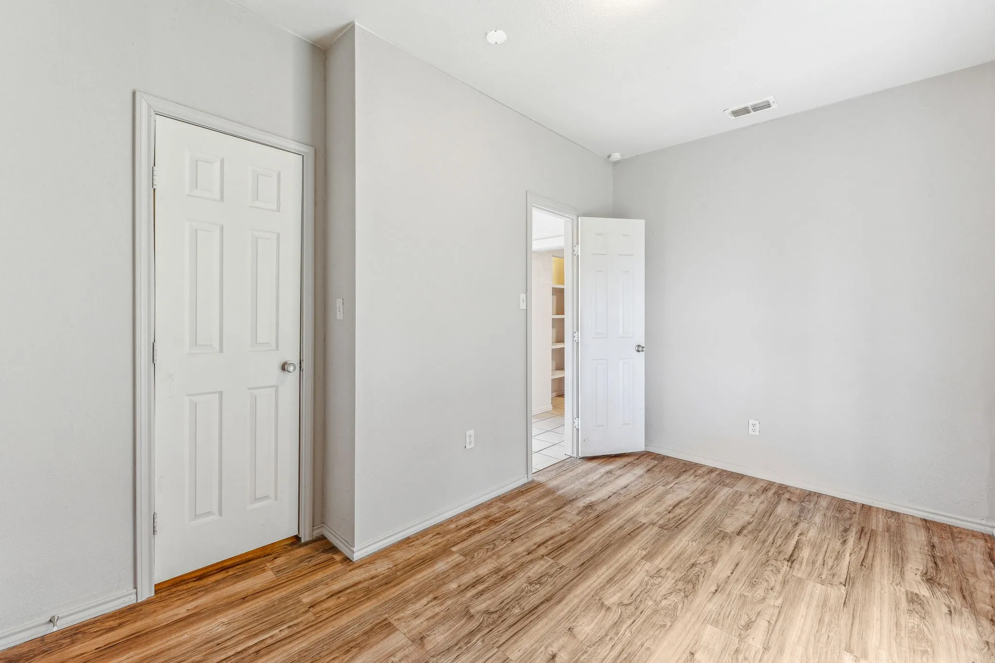 Duplex For Sale in Erath County , 1391 N Paddock Street, Stephenville, Texas 76401, 6 Bedroom, 2 Bathroom, Garage spaces, 0 Sqft, built in 1930, Preowned, mls#21242182, Real Estate Agent in Stephenville, Homes For Sale in Erath county, Homes For Sale in Stephenville, Realtor in Stephenville Texas, Real Estate Brokerage Independent Realty Texas, Luminita Cordes Realtor