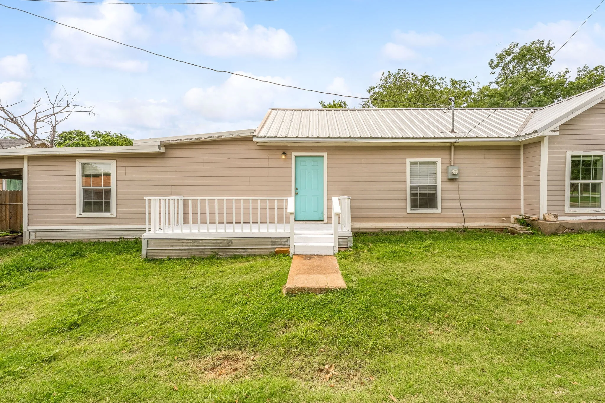 Duplex For Sale in Erath County , 1391 N Paddock Street, Stephenville, Texas 76401, 6 Bedroom, 2 Bathroom, Garage spaces, 0 Sqft, built in 1930, Preowned, mls#21242182, Real Estate Agent in Stephenville, Homes For Sale in Erath county, Homes For Sale in Stephenville, Realtor in Stephenville Texas, Real Estate Brokerage Independent Realty Texas, Luminita Cordes Realtor