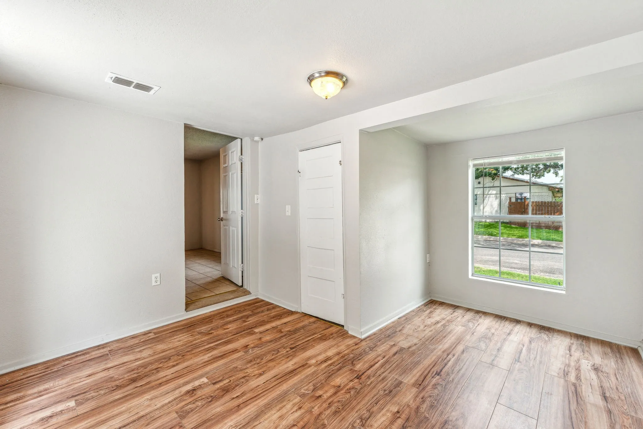Duplex For Sale in Erath County , 1391 N Paddock Street, Stephenville, Texas 76401, 6 Bedroom, 2 Bathroom, Garage spaces, 0 Sqft, built in 1930, Preowned, mls#21242182, Real Estate Agent in Stephenville, Homes For Sale in Erath county, Homes For Sale in Stephenville, Realtor in Stephenville Texas, Real Estate Brokerage Independent Realty Texas, Luminita Cordes Realtor