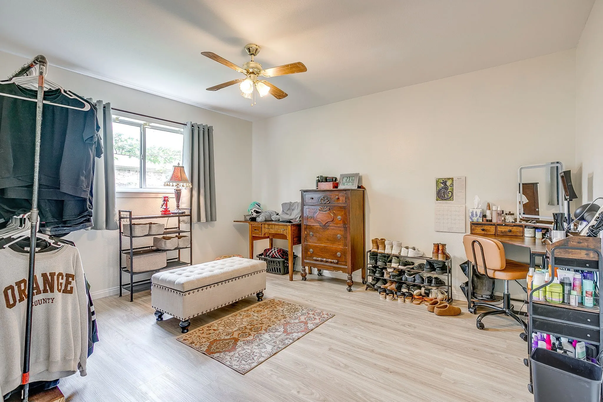 Single Family Residence For Sale in Johnson County , 122 Valley Vista Drive, Burleson, Texas 76028, 4 Bedroom, 2 Bathroom, Garage spaces, 2,379 Sqft, built in 1979, mls#21244441, Real Estate Agent in Burleson, Homes For Sale in Johnson county, Homes For Sale in Burleson, Realtor in Burleson Texas, Real Estate Brokerage Independent Realty Texas, Luminita Cordes Realtor