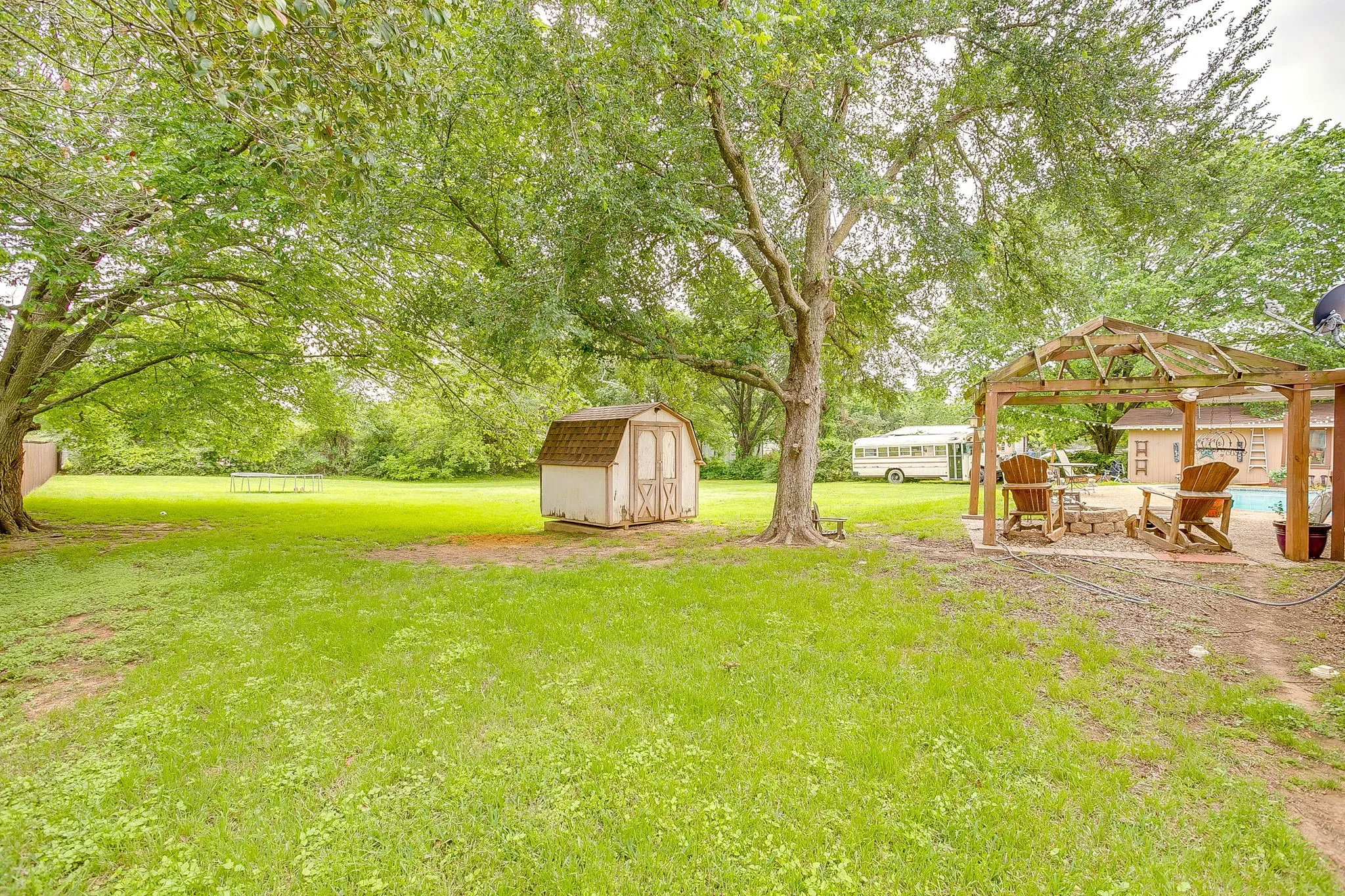 Single Family Residence For Sale in Johnson County , 122 Valley Vista Drive, Burleson, Texas 76028, 4 Bedroom, 2 Bathroom, Garage spaces, 2,379 Sqft, built in 1979, mls#21244441, Real Estate Agent in Burleson, Homes For Sale in Johnson county, Homes For Sale in Burleson, Realtor in Burleson Texas, Real Estate Brokerage Independent Realty Texas, Luminita Cordes Realtor