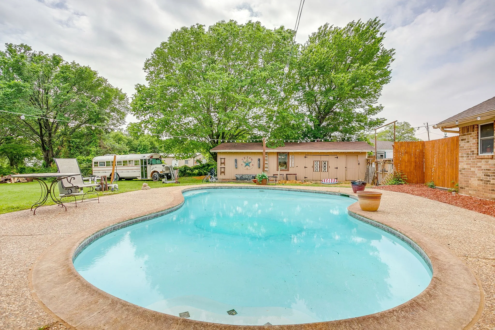 Single Family Residence For Sale in Johnson County , 122 Valley Vista Drive, Burleson, Texas 76028, 4 Bedroom, 2 Bathroom, Garage spaces, 2,379 Sqft, built in 1979, mls#21244441, Real Estate Agent in Burleson, Homes For Sale in Johnson county, Homes For Sale in Burleson, Realtor in Burleson Texas, Real Estate Brokerage Independent Realty Texas, Luminita Cordes Realtor