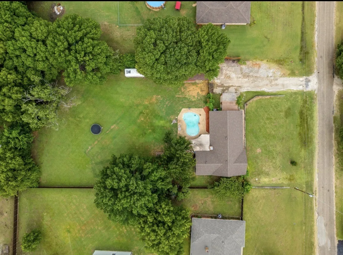 Single Family Residence For Sale in Johnson County , 122 Valley Vista Drive, Burleson, Texas 76028, 4 Bedroom, 2 Bathroom, Garage spaces, 2,379 Sqft, built in 1979, mls#21244441, Real Estate Agent in Burleson, Homes For Sale in Johnson county, Homes For Sale in Burleson, Realtor in Burleson Texas, Real Estate Brokerage Independent Realty Texas, Luminita Cordes Realtor