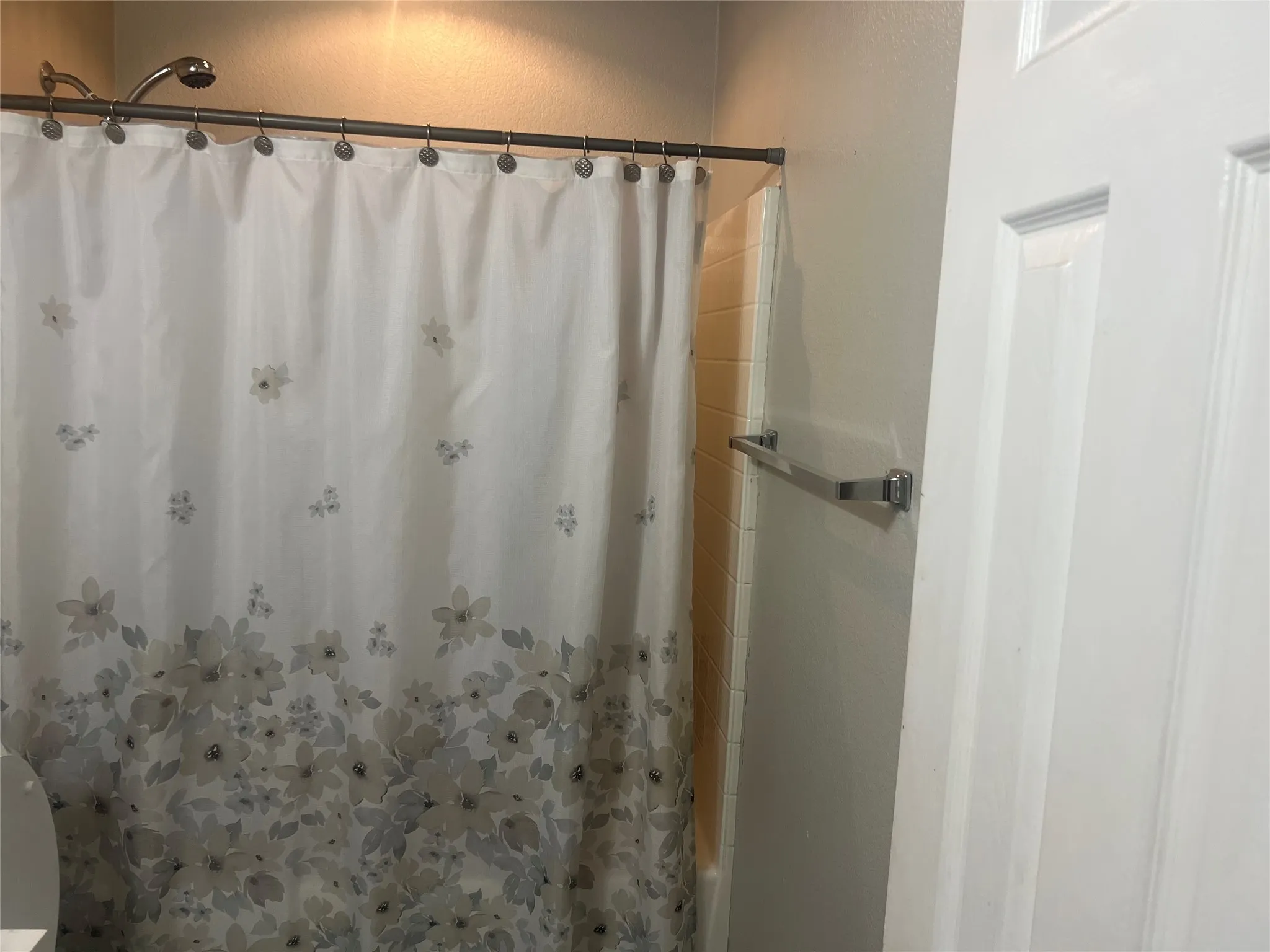 Single Family Residence For Sale in Dallas County , 13507 Baldcypress Drive, Dallas, Texas 75253, 3 Bedroom, 2 Bathroom, 2 Garage spaces, 1,914 Sqft, built in 2006, mls#21246615, Real Estate Agent in Dallas, Homes For Sale in Dallas county, Homes For Sale in Dallas, Realtor in Dallas Texas, Real Estate Brokerage Independent Realty Texas, Luminita Cordes Realtor
