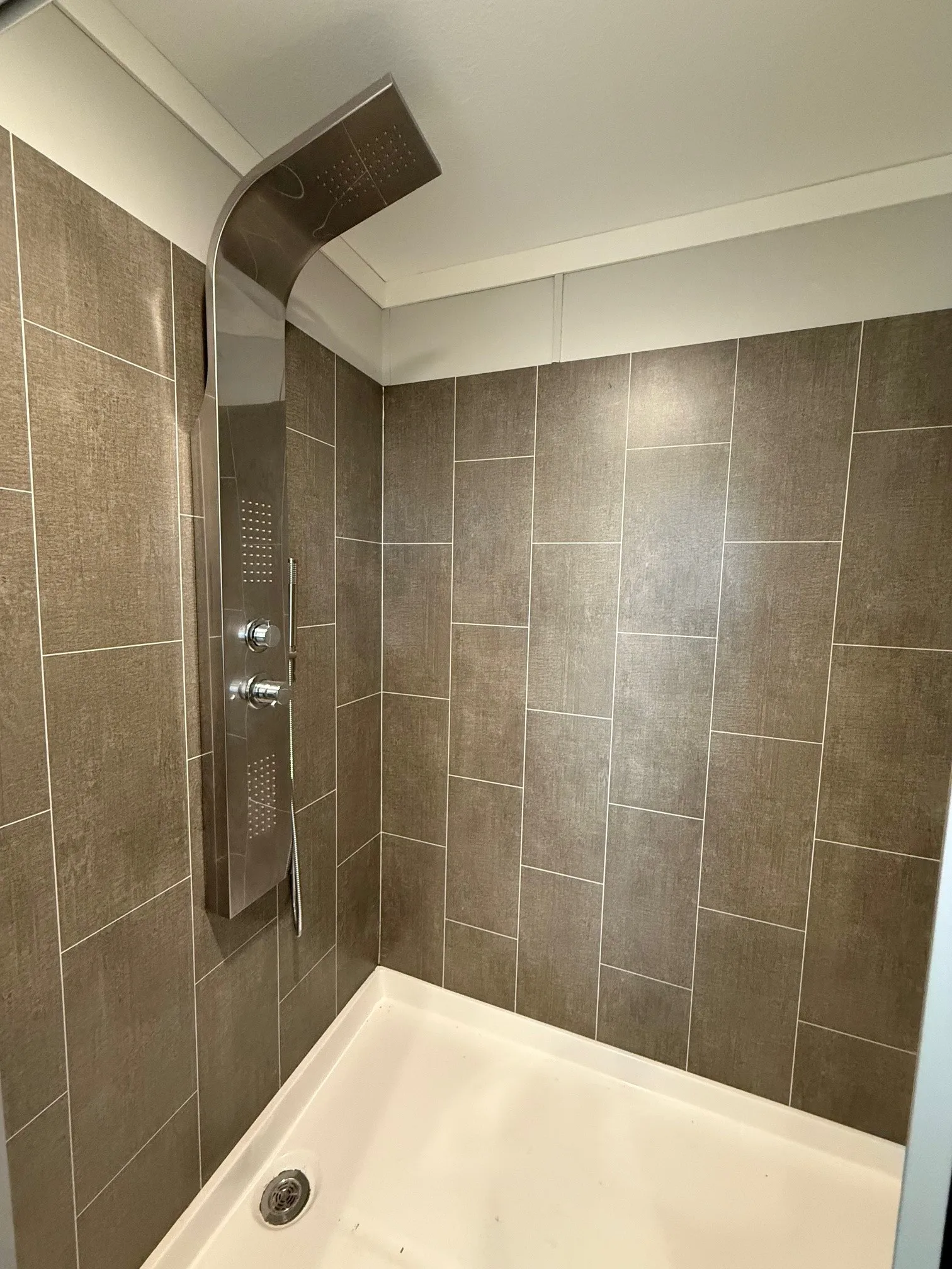 Mobile Home For Sale in Johnson County , 5937 County Road 1017, Joshua, Texas 76058, 4 Bedroom, 2 Bathroom, 2 Garage spaces, 2,170 Sqft, built in 2025, New Construction - Complete, mls#21246638, Real Estate Agent in Joshua, Homes For Sale in Johnson county, Homes For Sale in Joshua, Realtor in Joshua Texas, Real Estate Brokerage Independent Realty Texas, Luminita Cordes Realtor