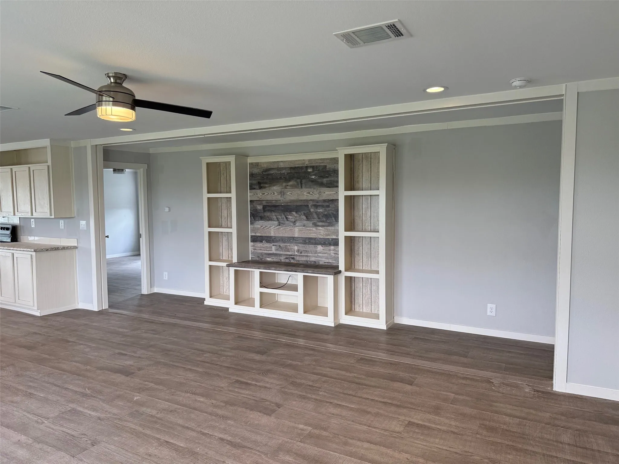 Mobile Home For Sale in Johnson County , 5937 County Road 1017, Joshua, Texas 76058, 4 Bedroom, 2 Bathroom, 2 Garage spaces, 2,170 Sqft, built in 2025, New Construction - Complete, mls#21246638, Real Estate Agent in Joshua, Homes For Sale in Johnson county, Homes For Sale in Joshua, Realtor in Joshua Texas, Real Estate Brokerage Independent Realty Texas, Luminita Cordes Realtor
