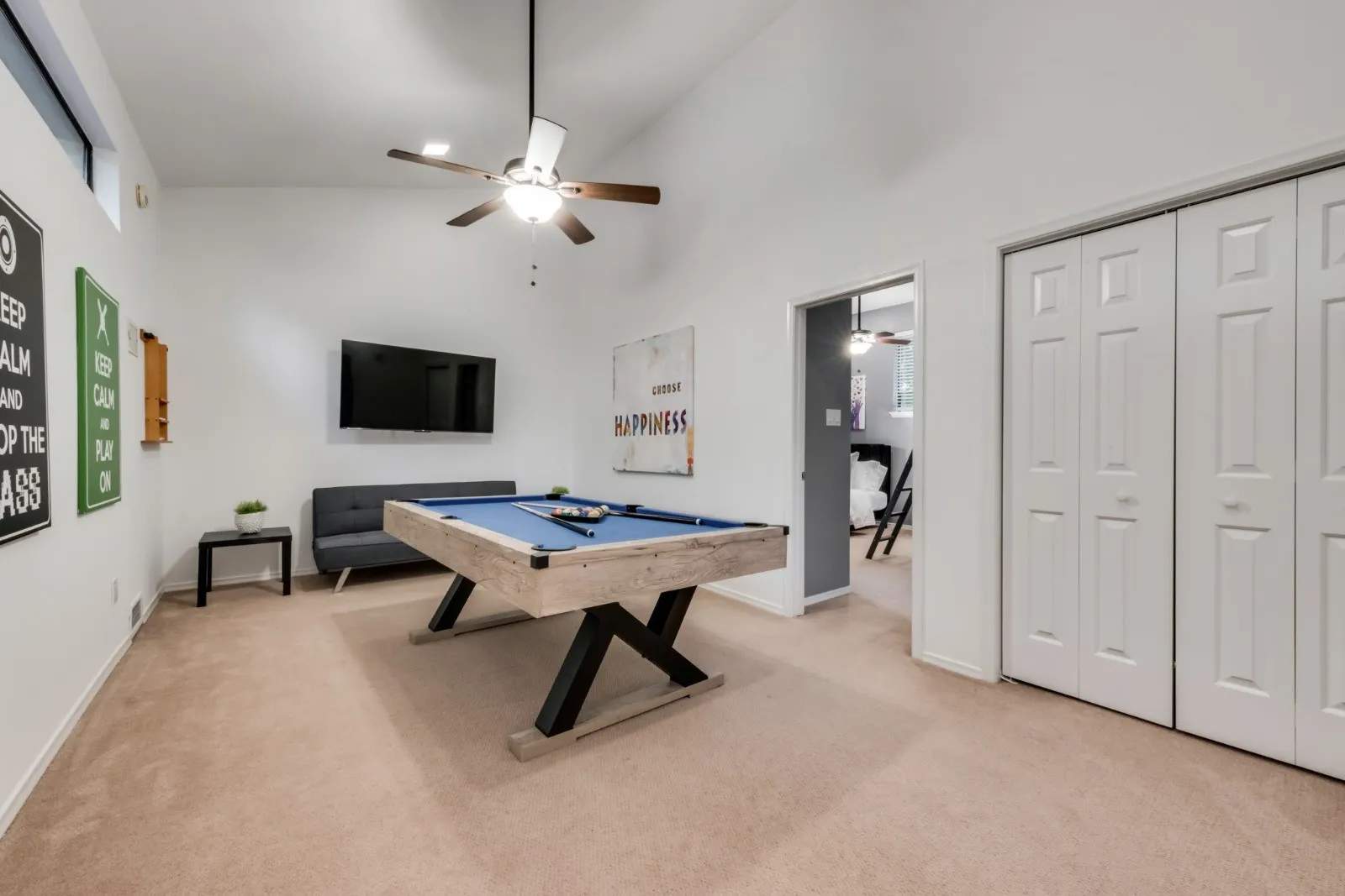 Single Family Residence For Sale in Collin County , 17920 Hillcrest Road, Dallas, Texas 75252, 3 Bedroom, 3 Bathroom, 2 Garage spaces, 2,264 Sqft, built in 1987, Preowned, mls#21246373, Real Estate Agent in Dallas, Homes For Sale in Collin county, Homes For Sale in Dallas, Realtor in Dallas Texas, Real Estate Brokerage Independent Realty Texas, Luminita Cordes Realtor