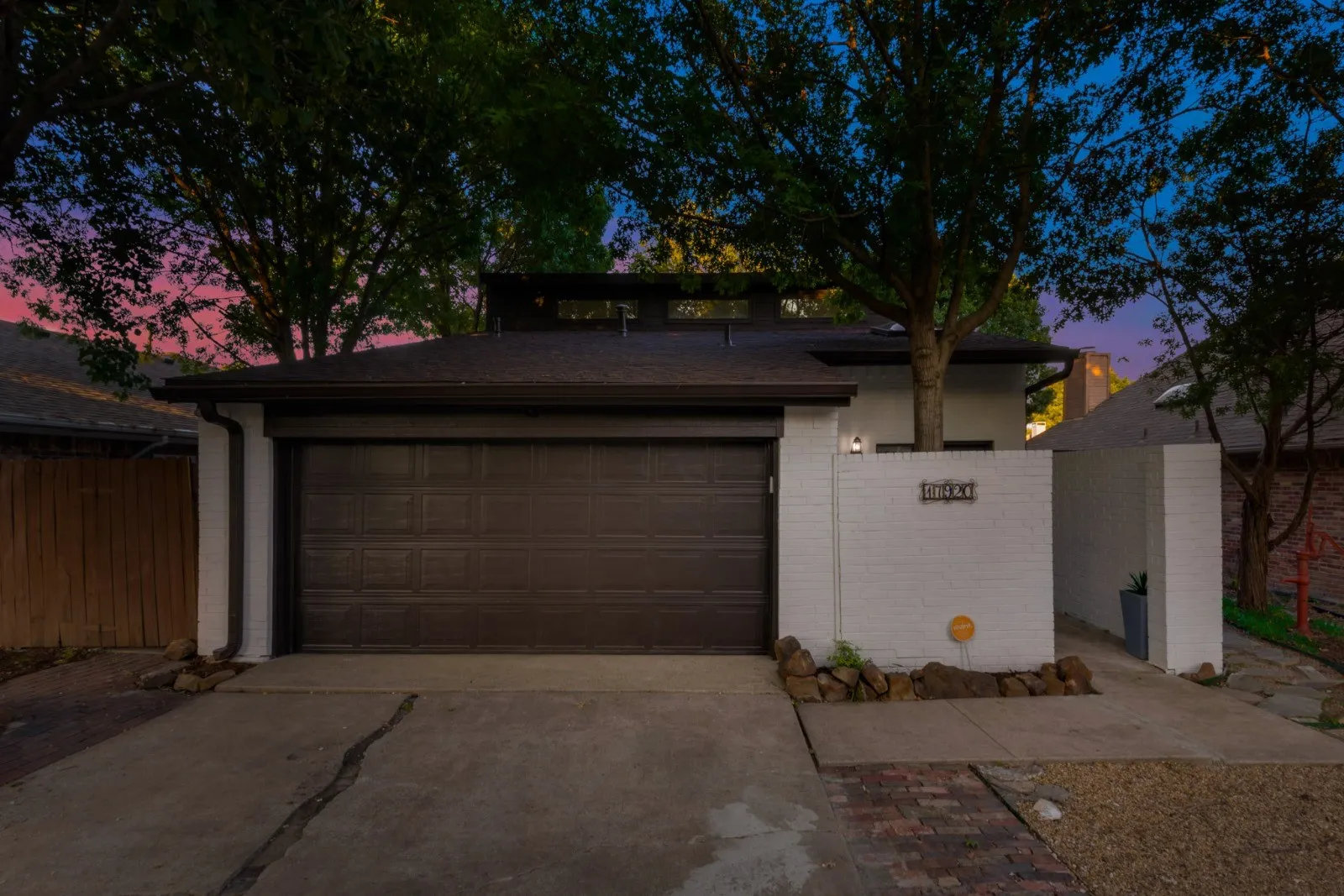 Single Family Residence For Sale in Collin County , 17920 Hillcrest Road, Dallas, Texas 75252, 3 Bedroom, 3 Bathroom, 2 Garage spaces, 2,264 Sqft, built in 1987, Preowned, mls#21246373, Real Estate Agent in Dallas, Homes For Sale in Collin county, Homes For Sale in Dallas, Realtor in Dallas Texas, Real Estate Brokerage Independent Realty Texas, Luminita Cordes Realtor