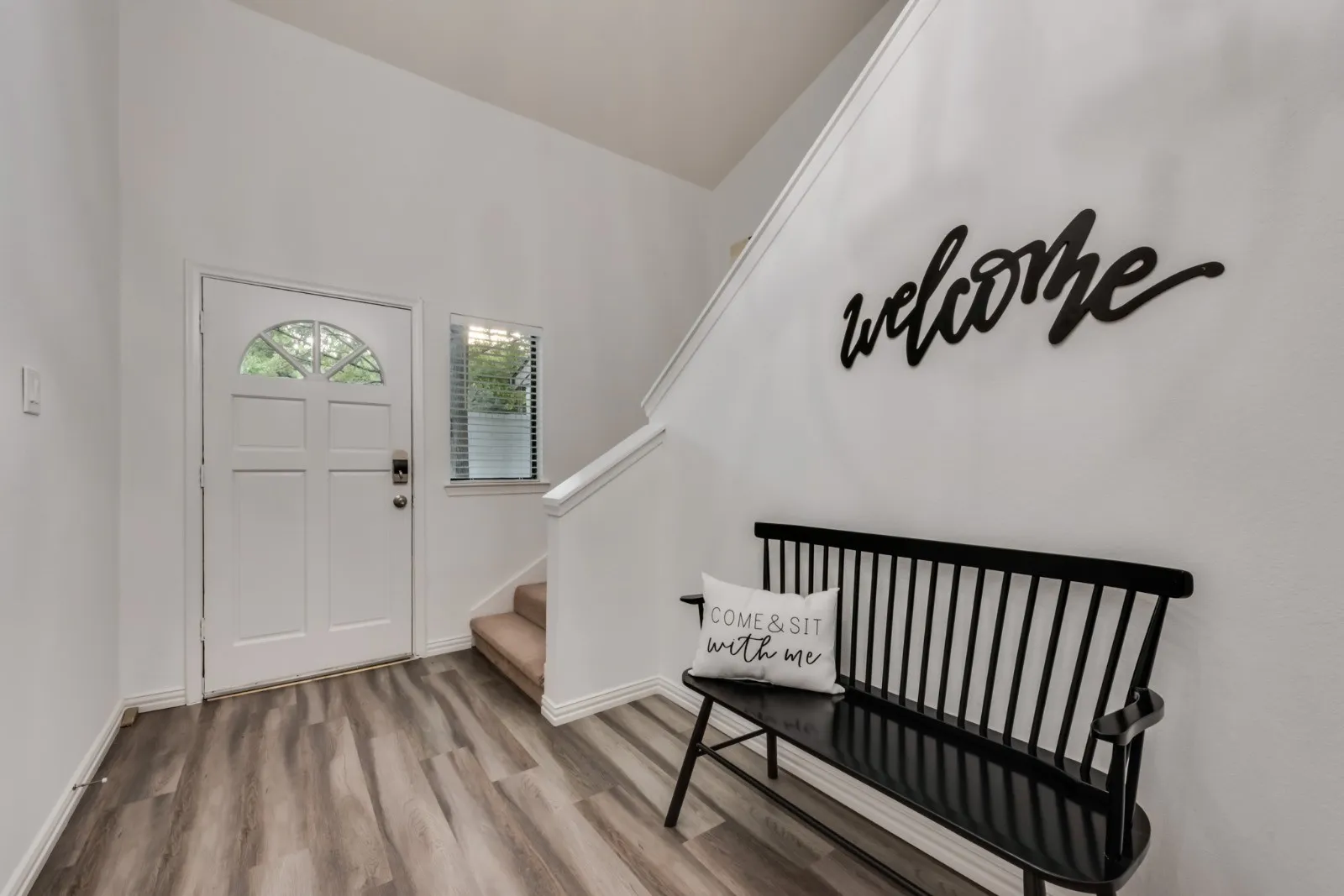 Single Family Residence For Sale in Collin County , 17920 Hillcrest Road, Dallas, Texas 75252, 3 Bedroom, 3 Bathroom, 2 Garage spaces, 2,264 Sqft, built in 1987, Preowned, mls#21246373, Real Estate Agent in Dallas, Homes For Sale in Collin county, Homes For Sale in Dallas, Realtor in Dallas Texas, Real Estate Brokerage Independent Realty Texas, Luminita Cordes Realtor